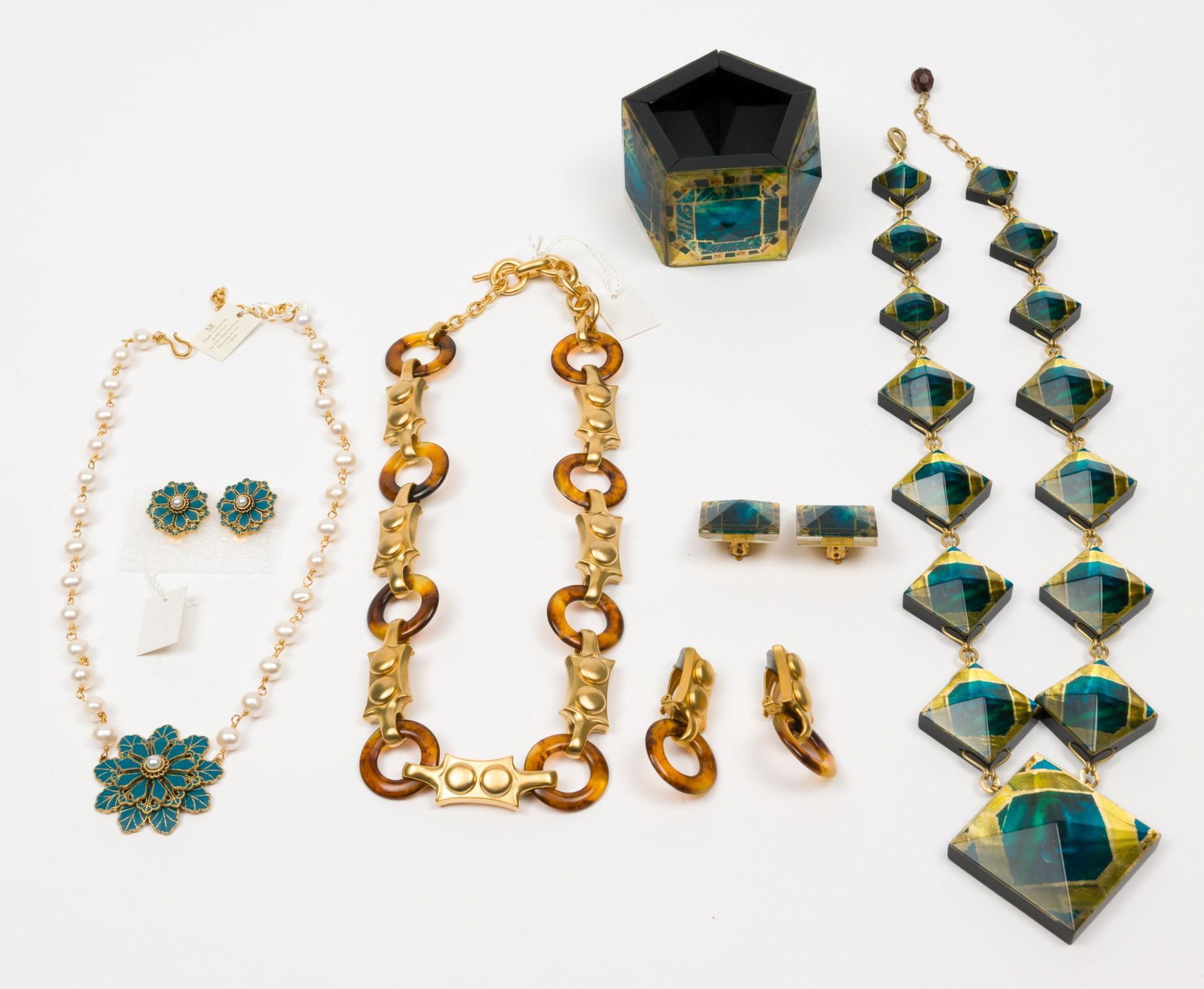 Metropolitan Museum of Art Reproduction jewelry (1 of 5)