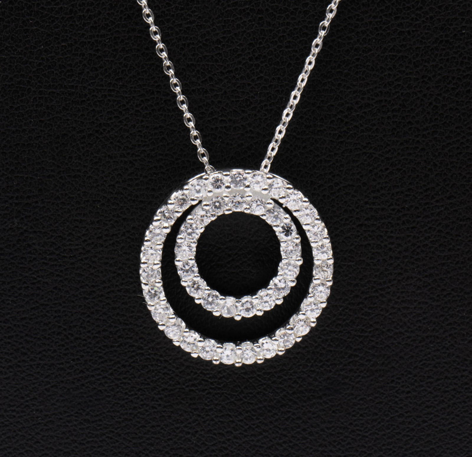 Lenox Everlasting Circles Pendant Necklace (1 of 6)