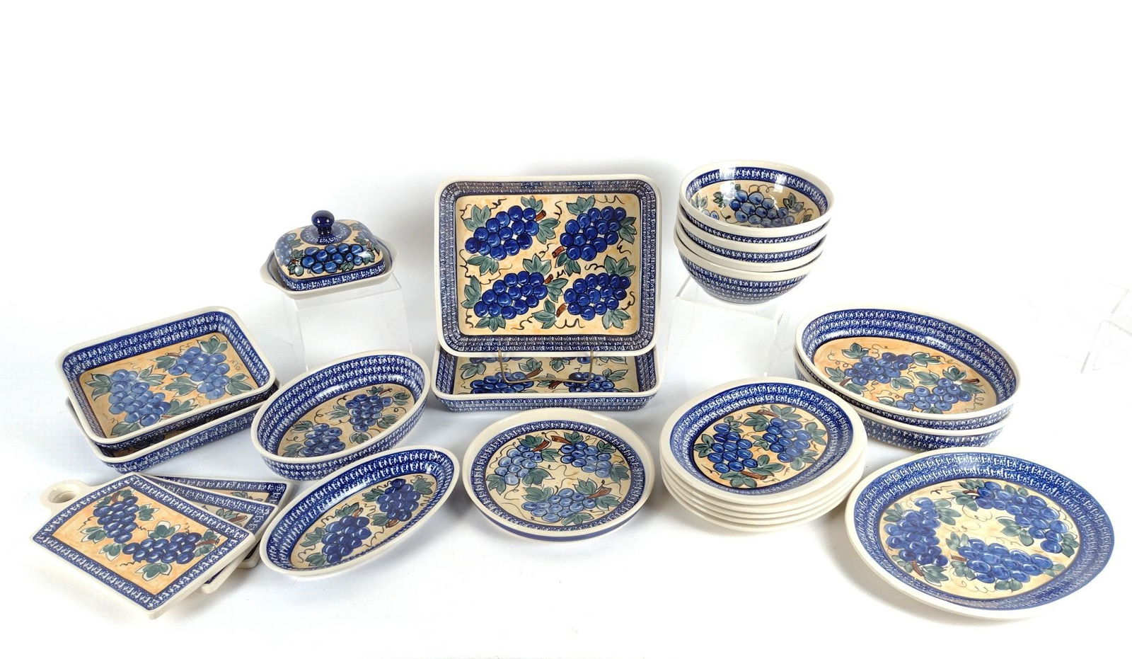 23 Pcs Boleslawiec Grape Leaf Polish Pottery (1 of 5)
