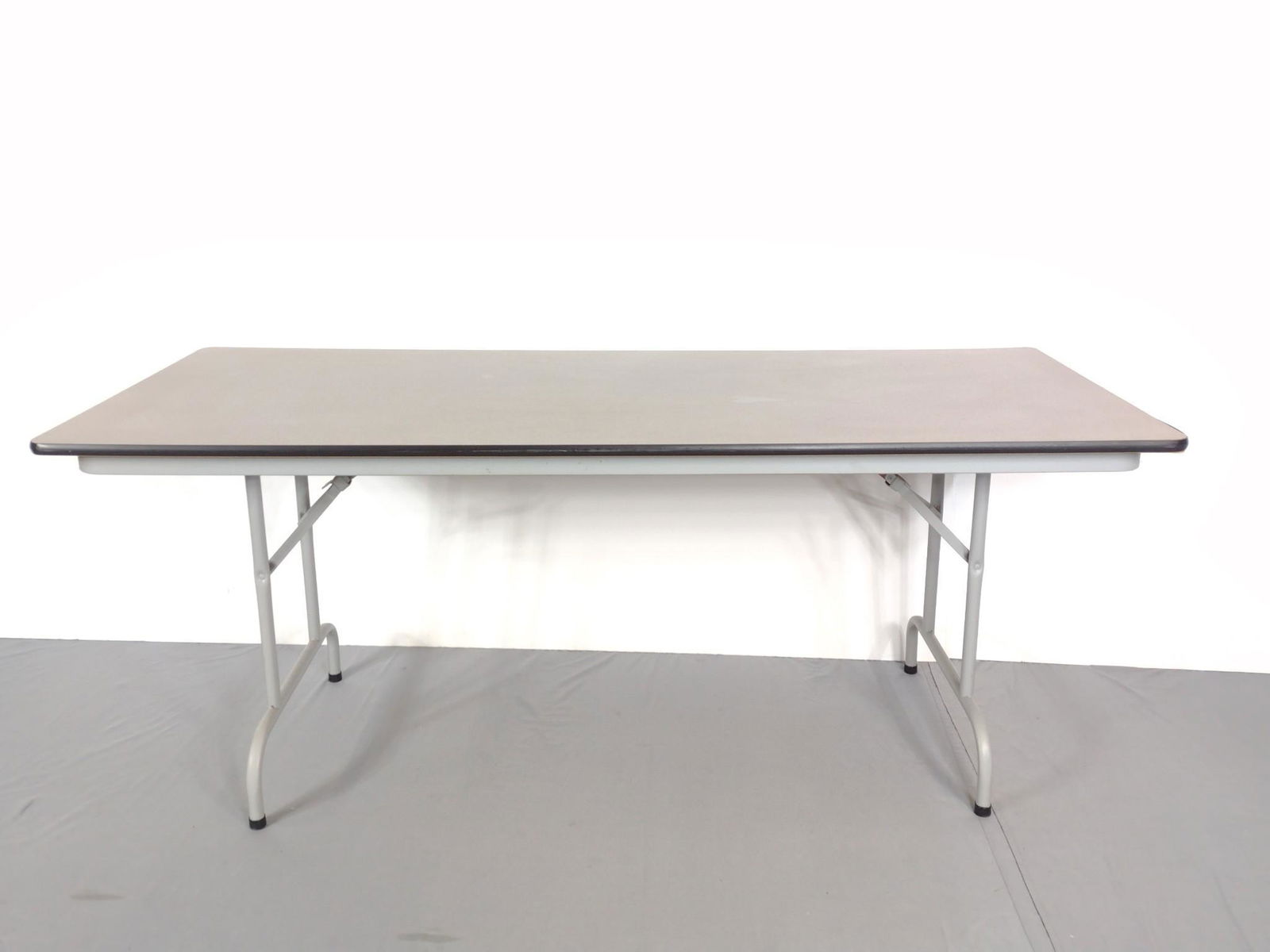 6' Folding Table (1 of 4)
