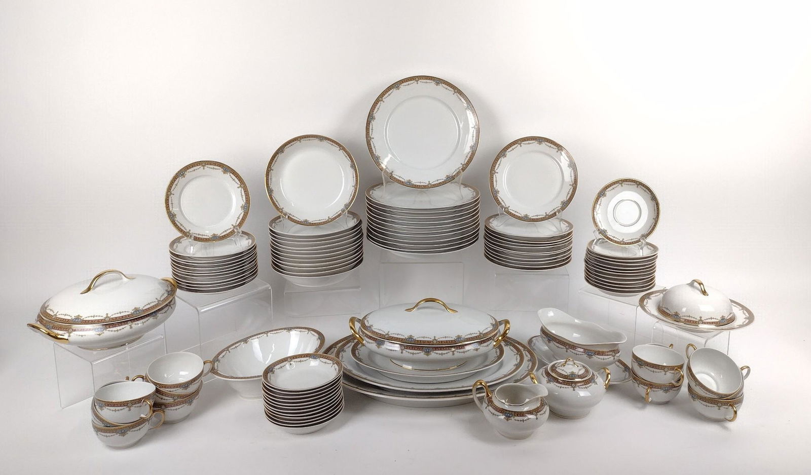 93 Pcs Limoges U.C. Dinnerware (1 of 3)