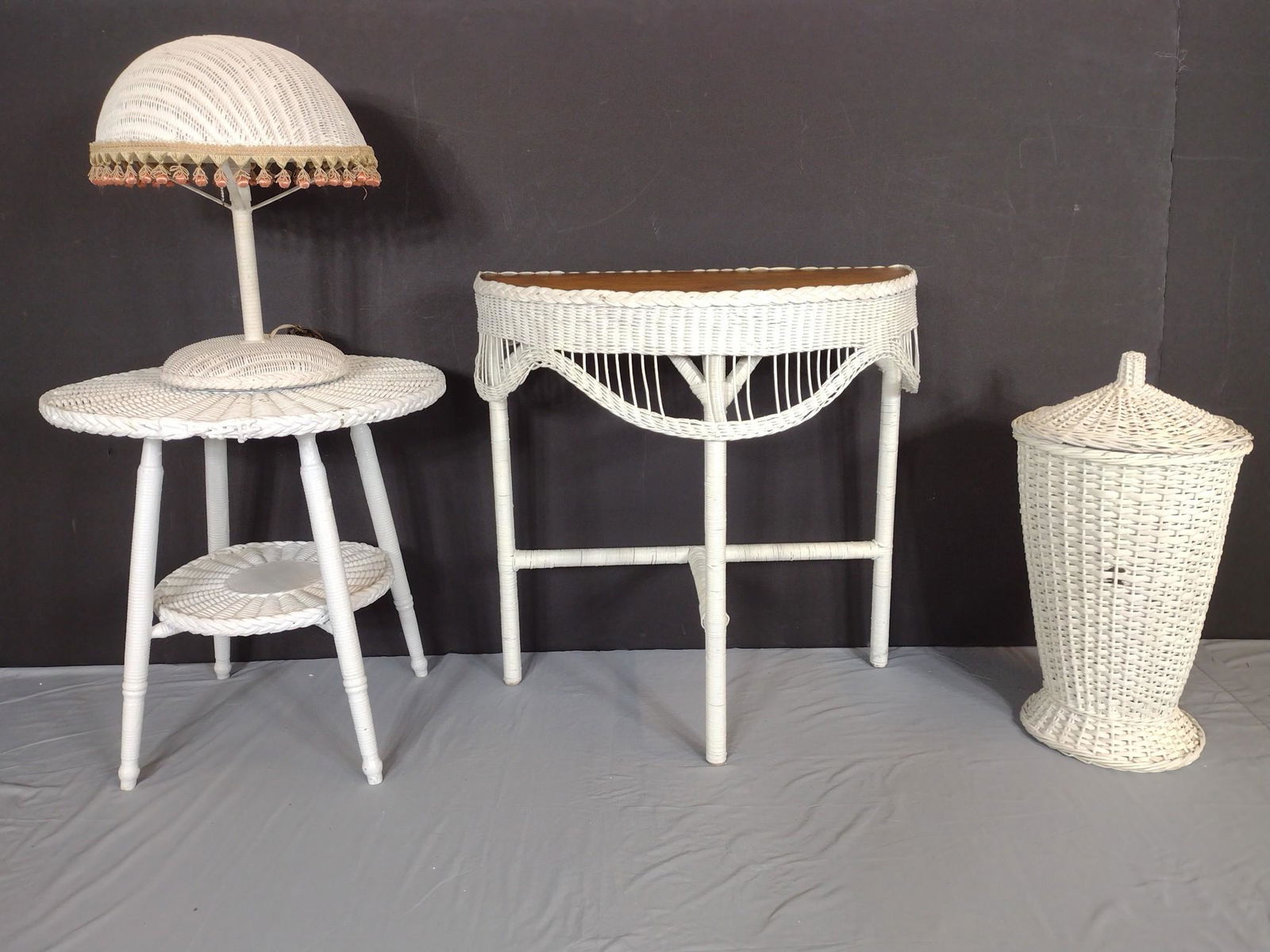 4 Pcs Wicker incl Tables, Basket & Table Lamp (1 of 10)