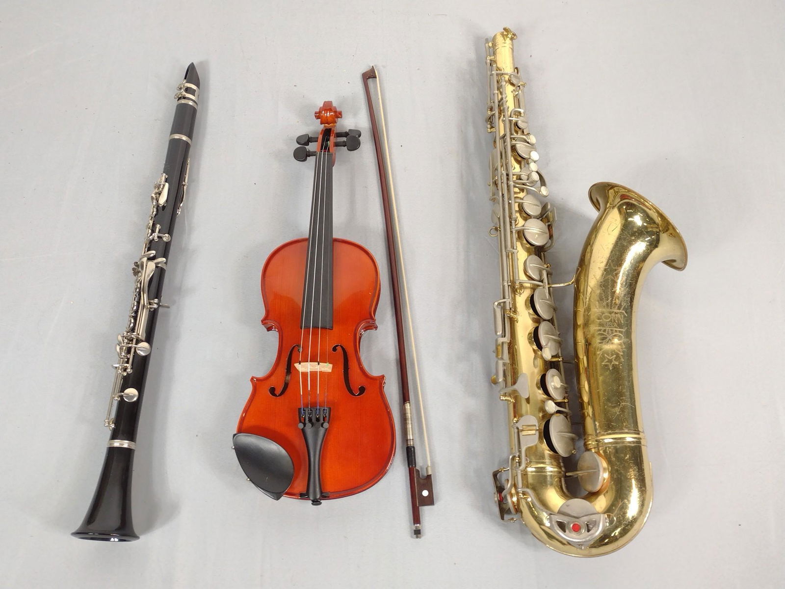 3 Instruments Incl Conn Saxophone (1 of 7)