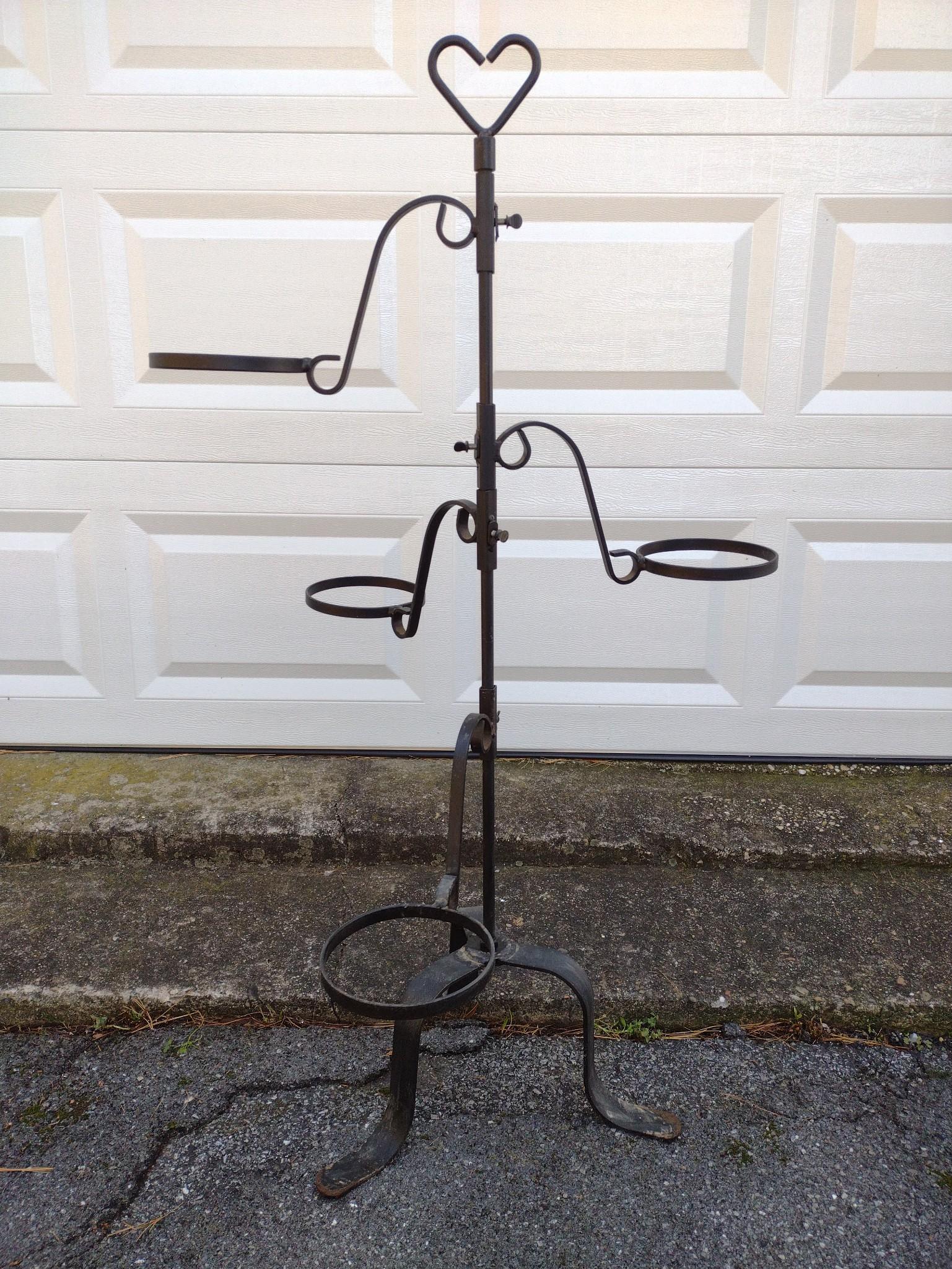 Metal Planter Stand (1 of 3)