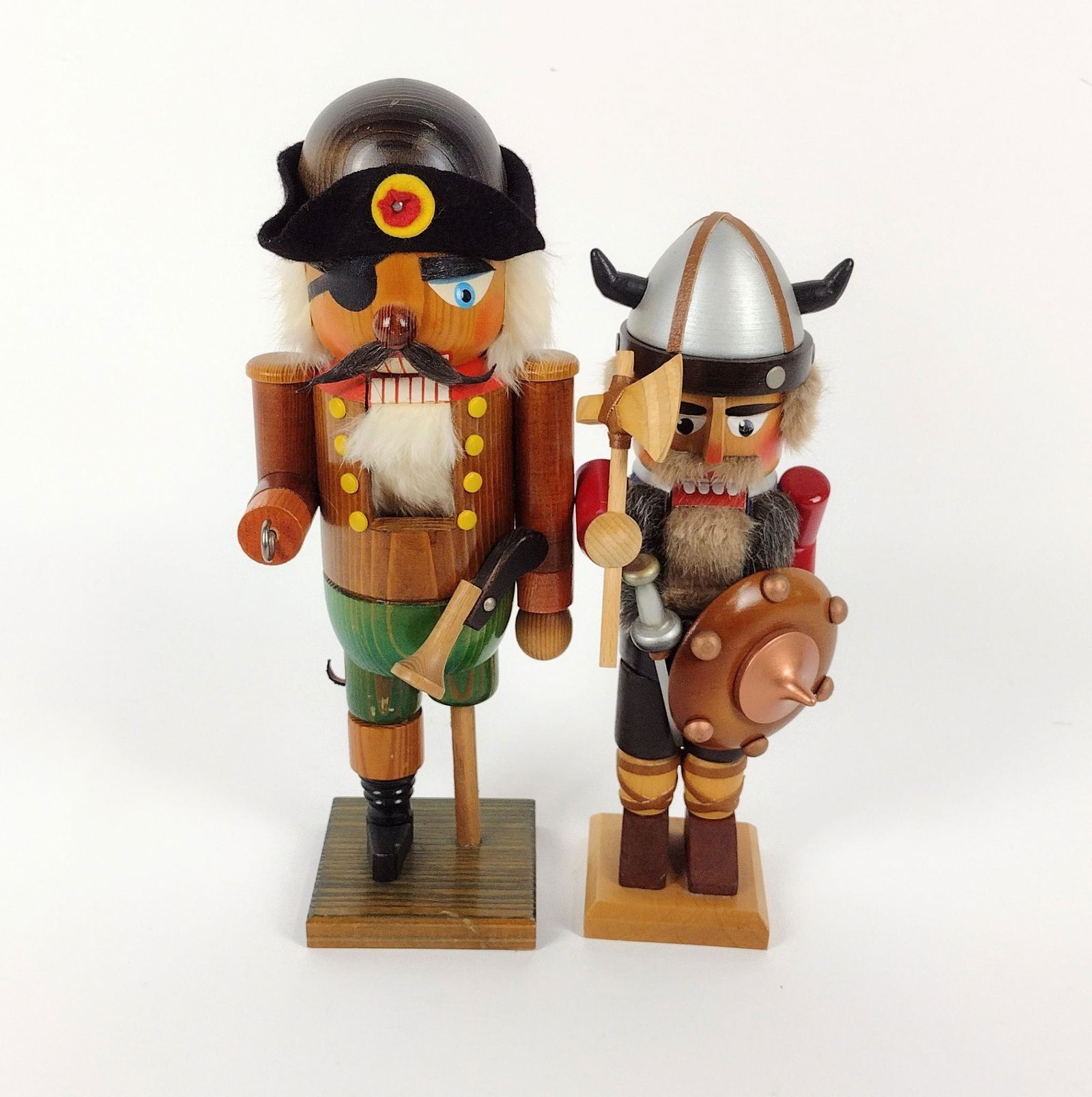2 Nutcrackers incl Pirate (1 of 3)