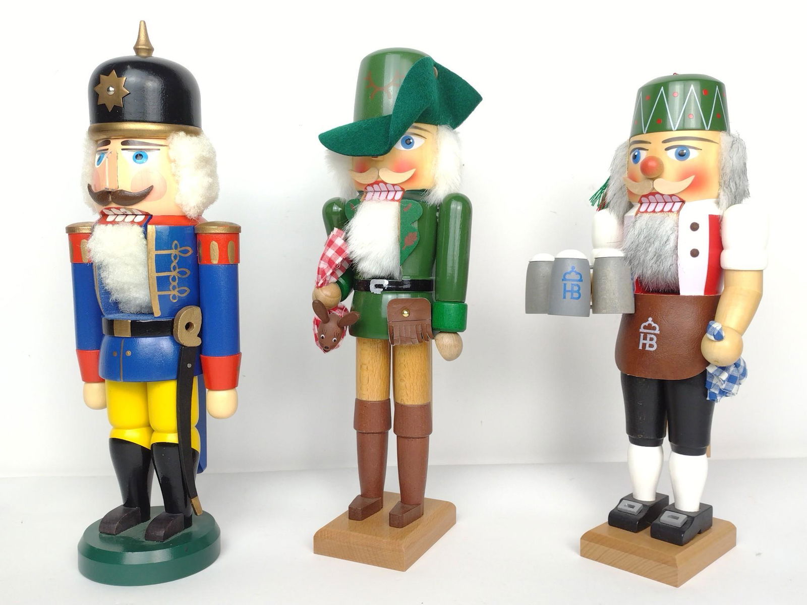 3 Nut Crackers incl Volkskunst and Erzgebingische (1 of 7)