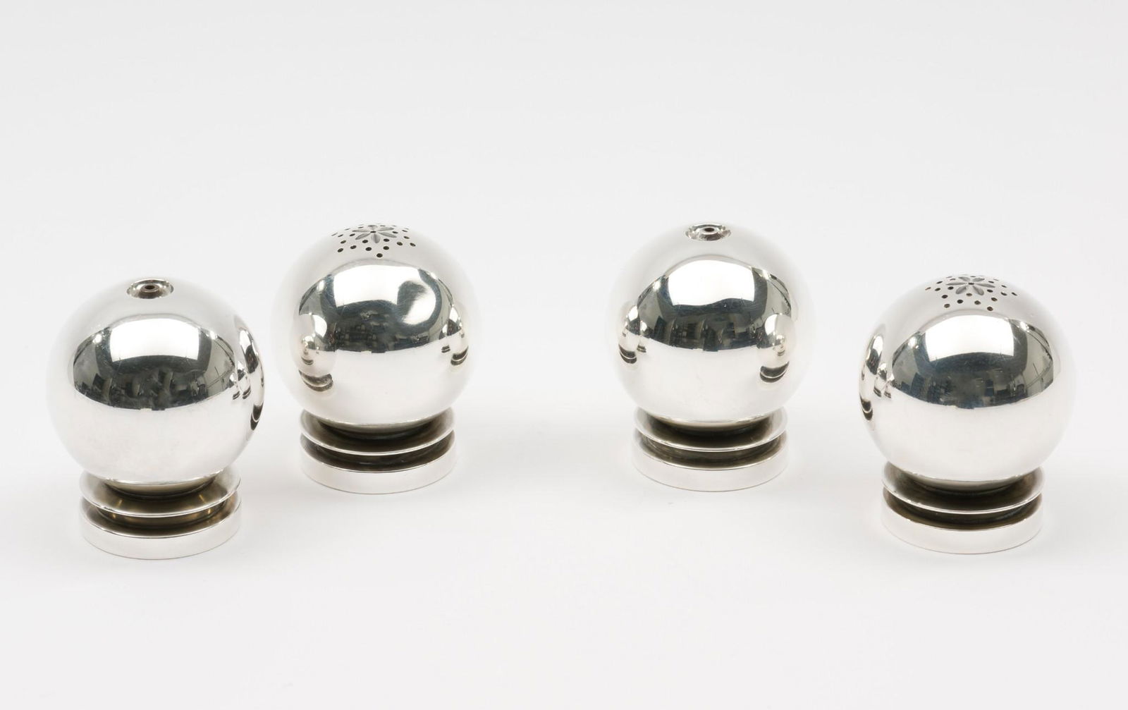 2 Pairs George Jensen Pyramid Salt & Peppers (1 of 7)