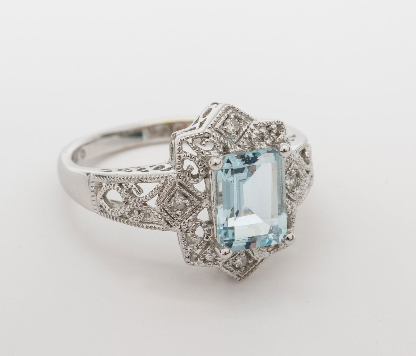 14K Gold, Aquamarine & Diamond Ring (1 of 7)