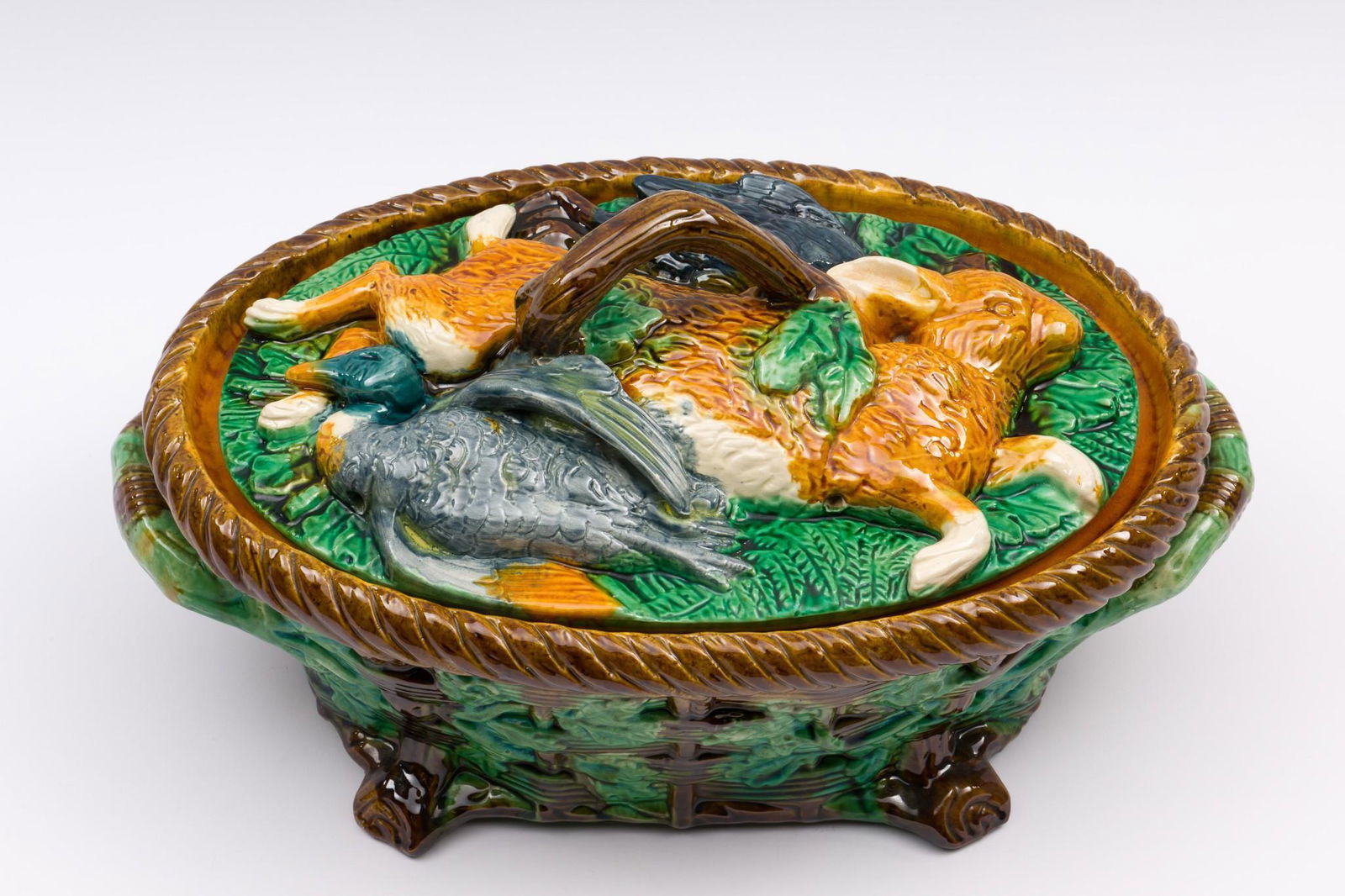 Majolica Game Pie Lidded Dish (1 of 6)