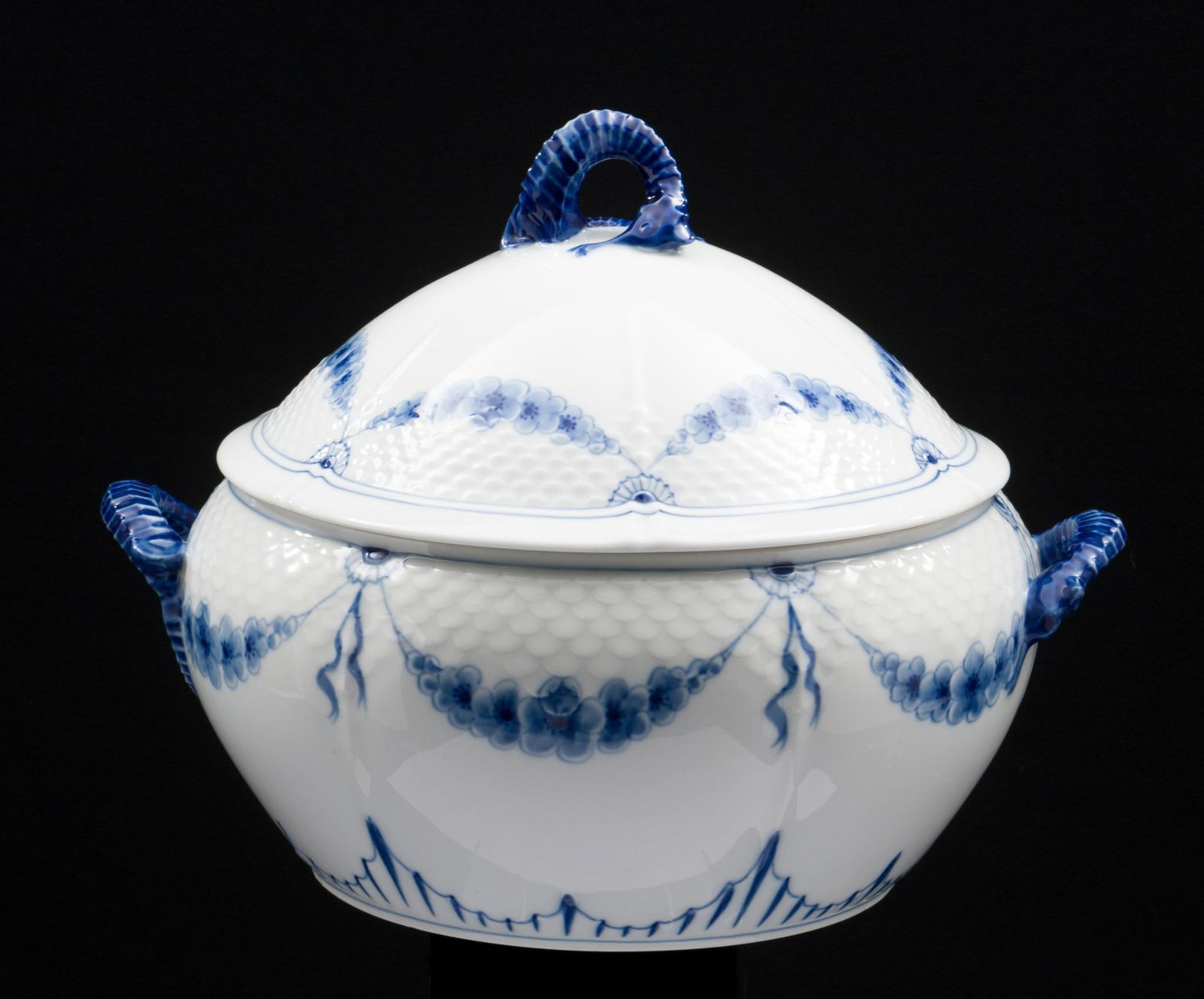Bing & Grondahl "Empire Blue and White" Covered Tureen (1 of 8)