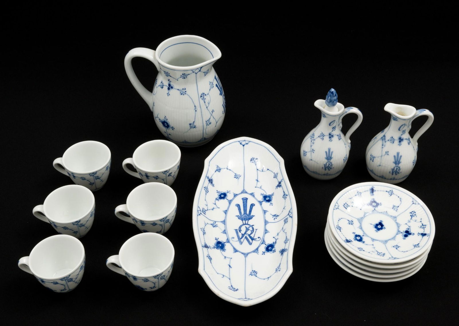 15 Pcs Bing & Grondahl "Blue Traditional" (1 of 20)