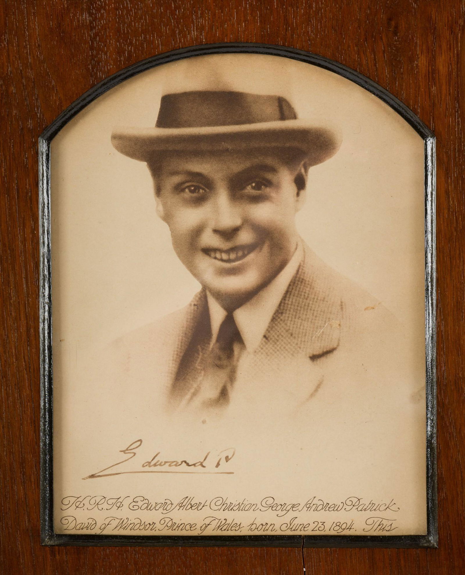 Autographed Souvenir Picture Edward VIII (1 of 7)