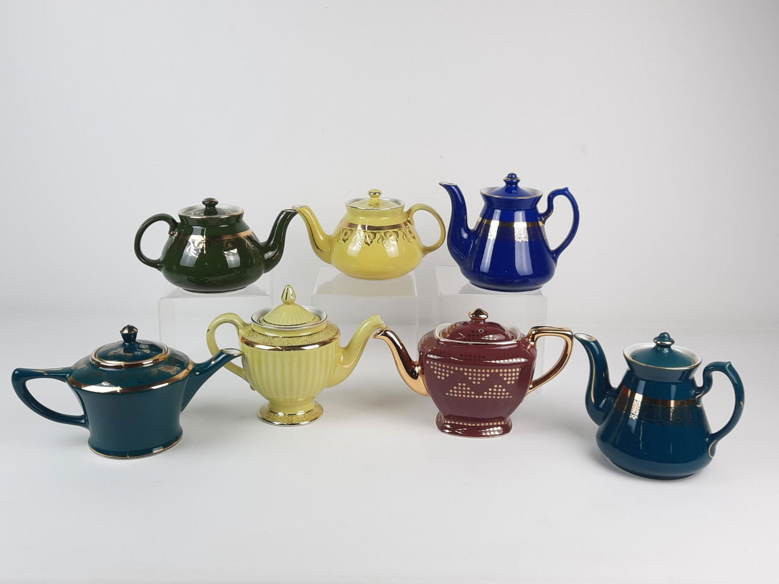 7 Pc Hall's Teapot Collection (1 of 3)