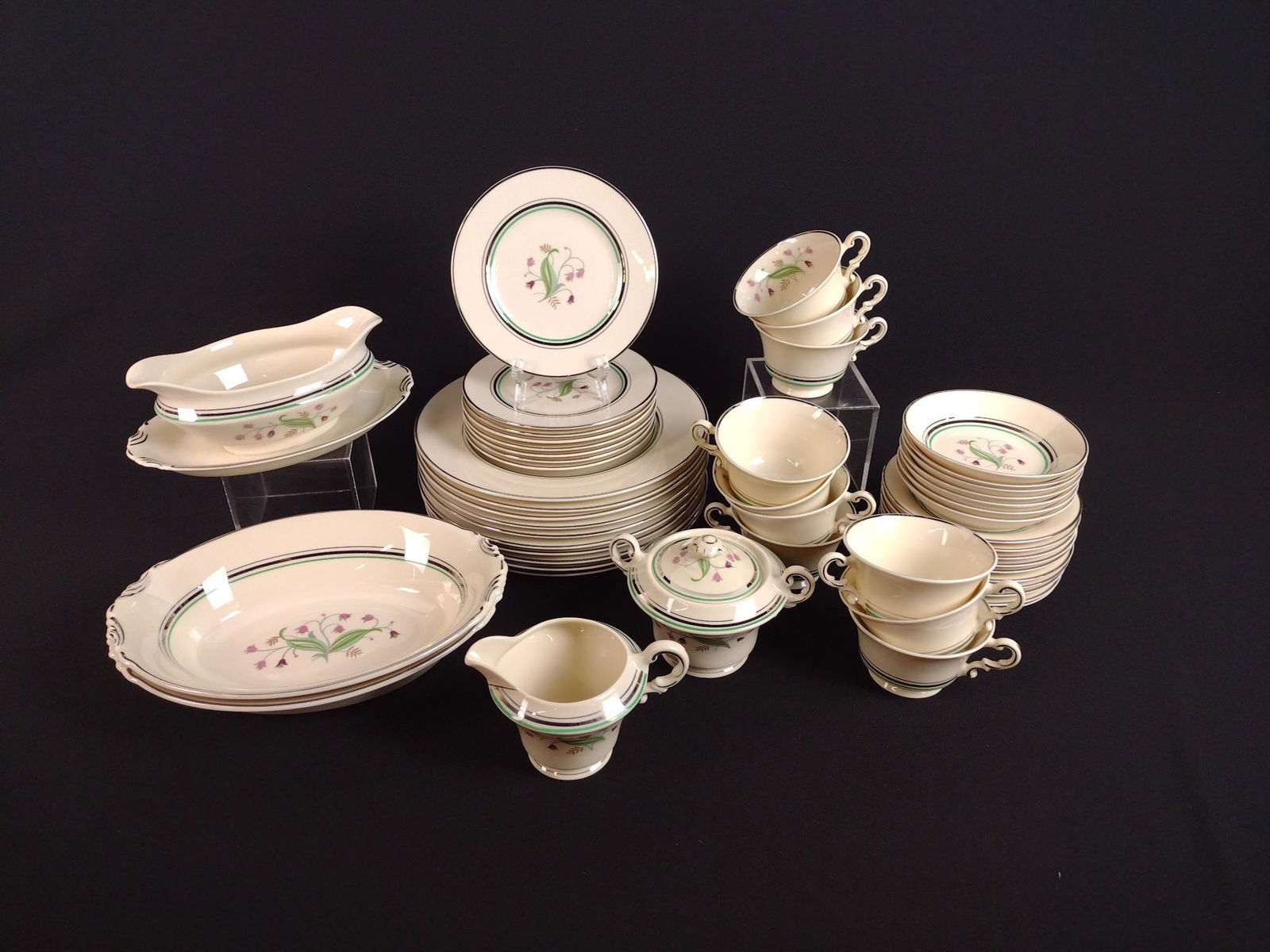 50 Pcs Old Ivory Syracuse China Dinnerware (1 of 5)