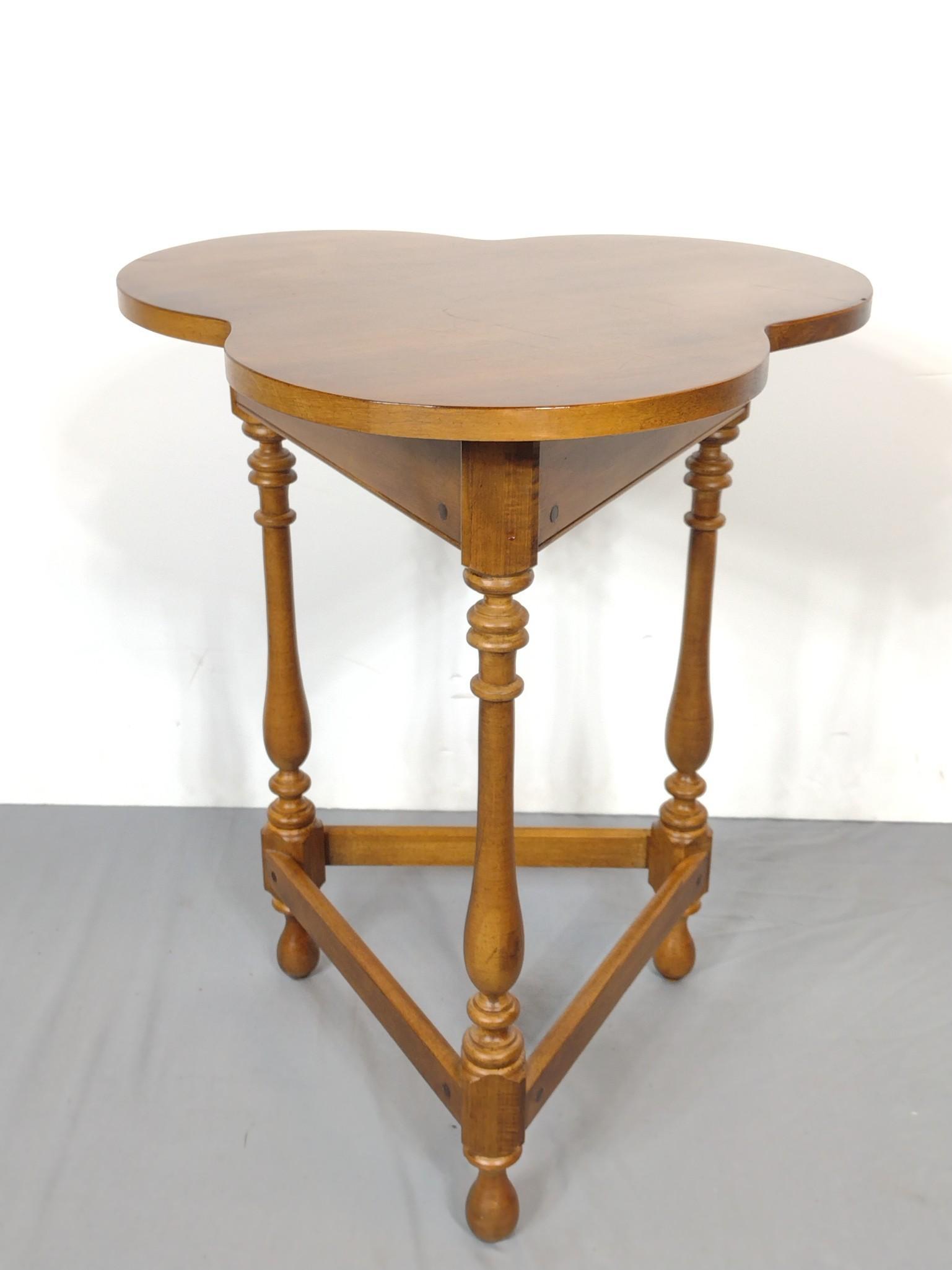 Ethan Allen Clover Top Table: 20-1/2" wide X 19-1/2" deep X 25-1/2" high. Top has some light scratches. MG. IMPORTANT: Before bidding, please read the terms and conditions. When you registered for the auction you agreed to these t