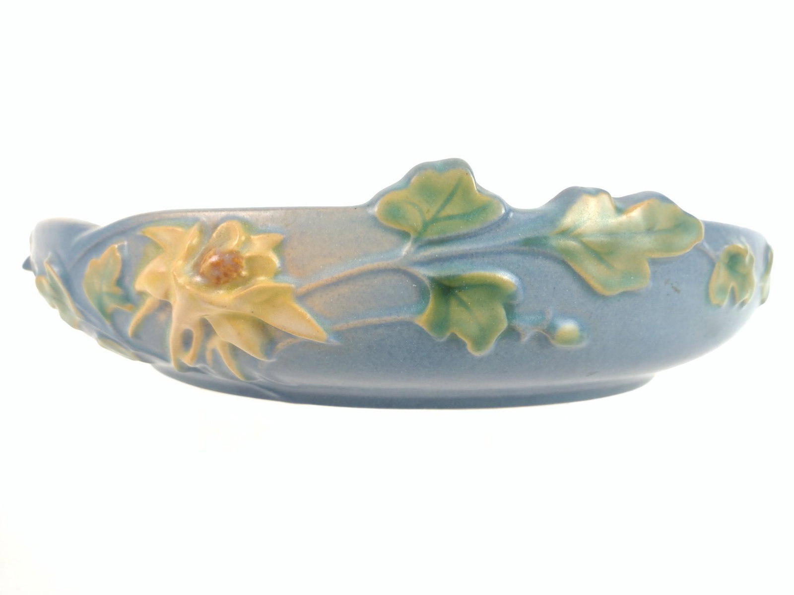 2-1/2" Roseville Columbine Console Bowl: Number 403-10. 12-1/2" wide x 2-1/2 " high. JB IMPORTANT: Before bidding, please read the terms and conditions. When you registered for the auction you agreed to these terms and will be required to co
