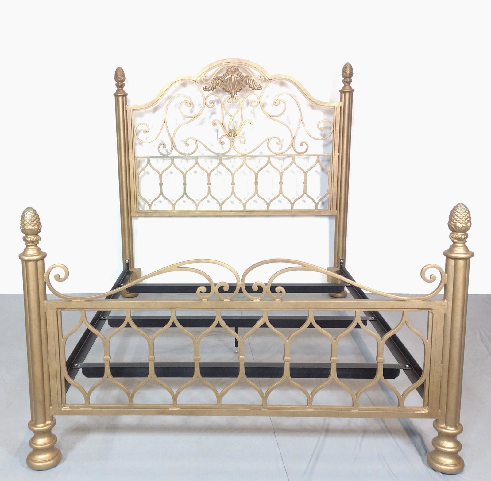 Queen Gold Painted Metal Pineapple Bed: 67" wide X 91" deep X 66-1/4" high. No Manufacturers name found. MG. IMPORTANT: Before bidding, please read the terms and conditions. When you registered for the auction you agreed to these terms and 