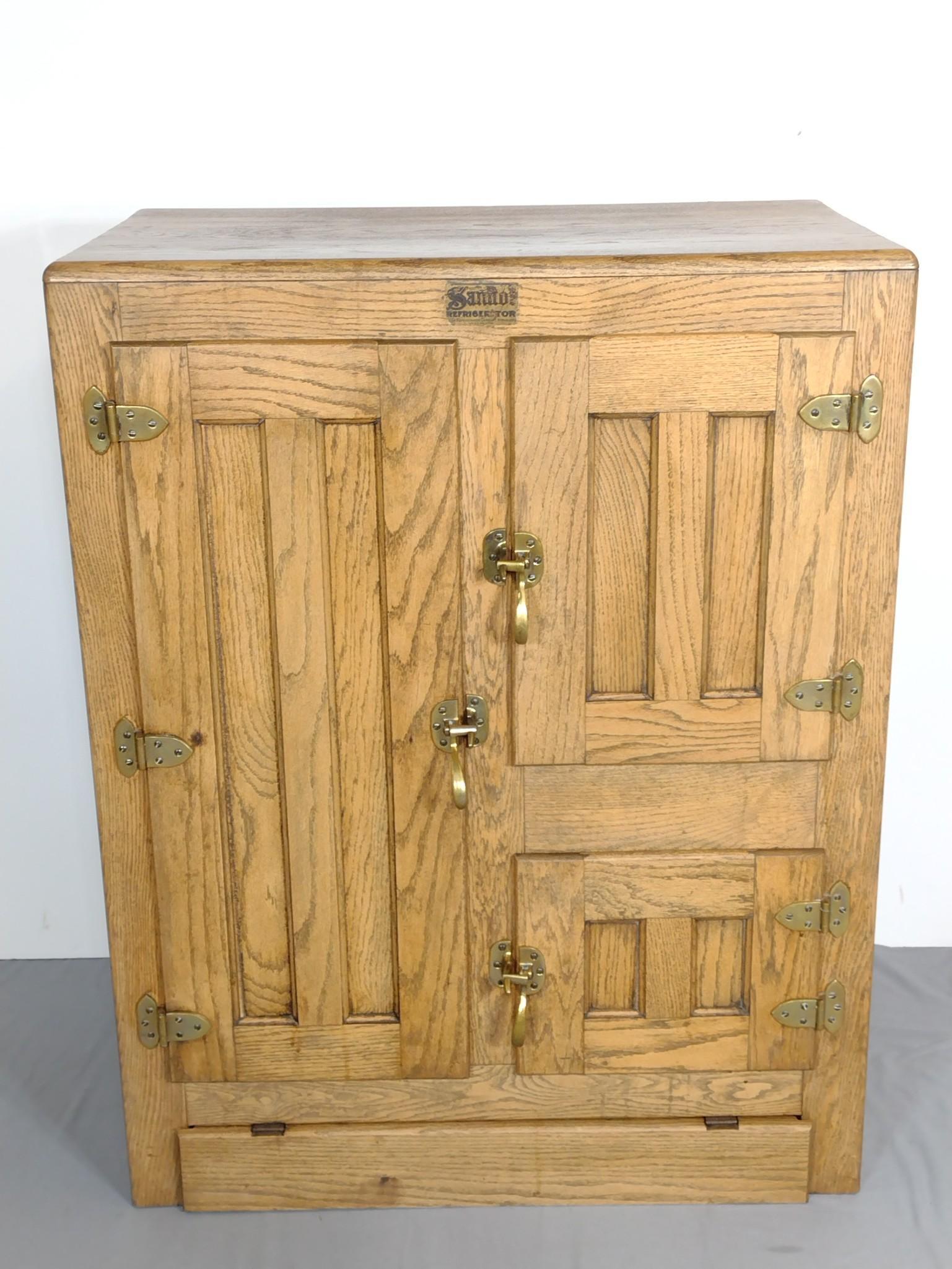 Sanitoe Antique Ice Box (1 of 9)