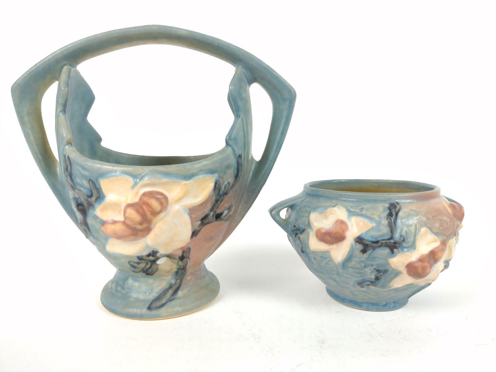 2 Pcs Roseville Magnolia incl Basket (1 of 4)