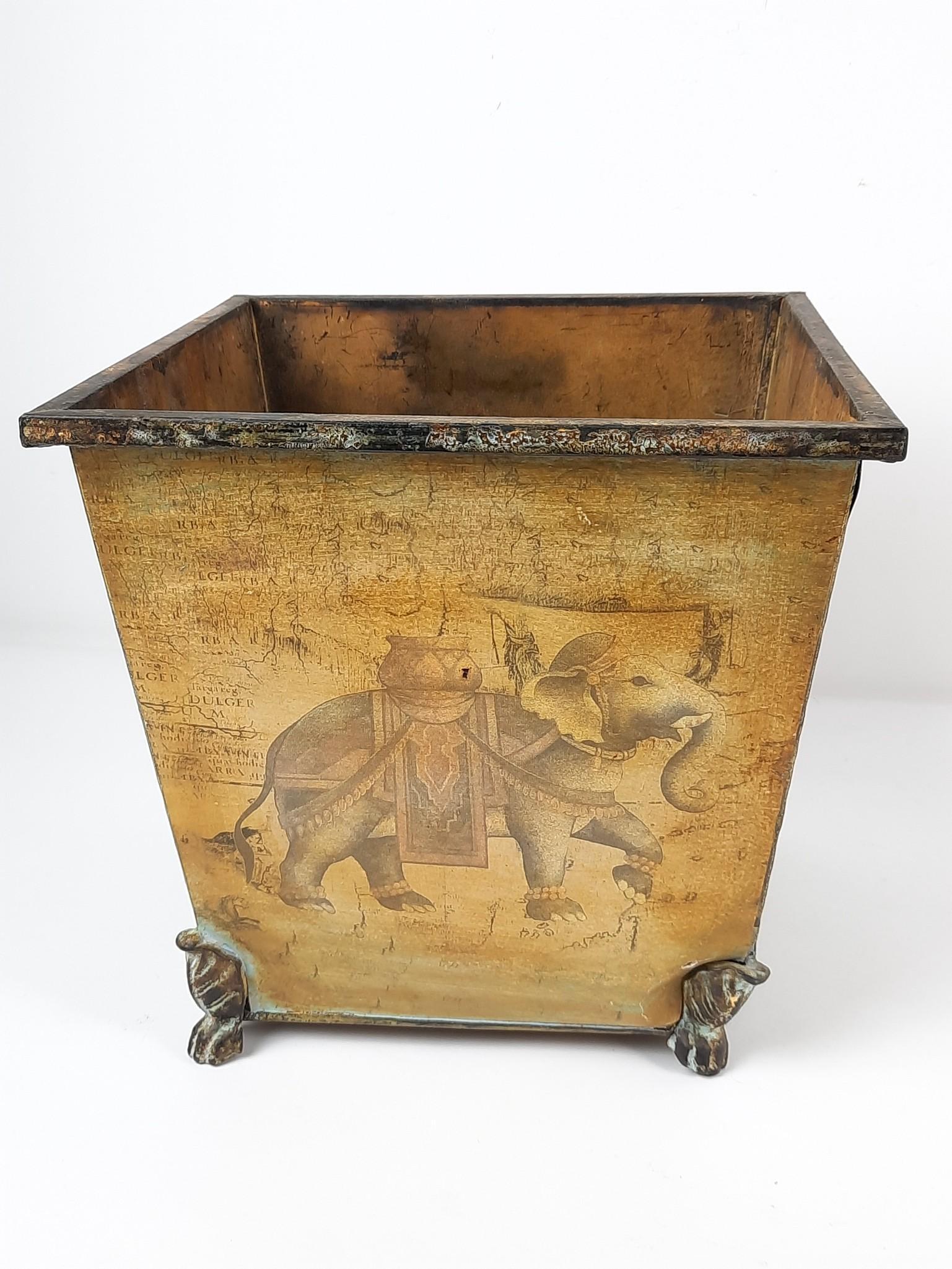 Metal Elephant Planter Box (1 of 3)