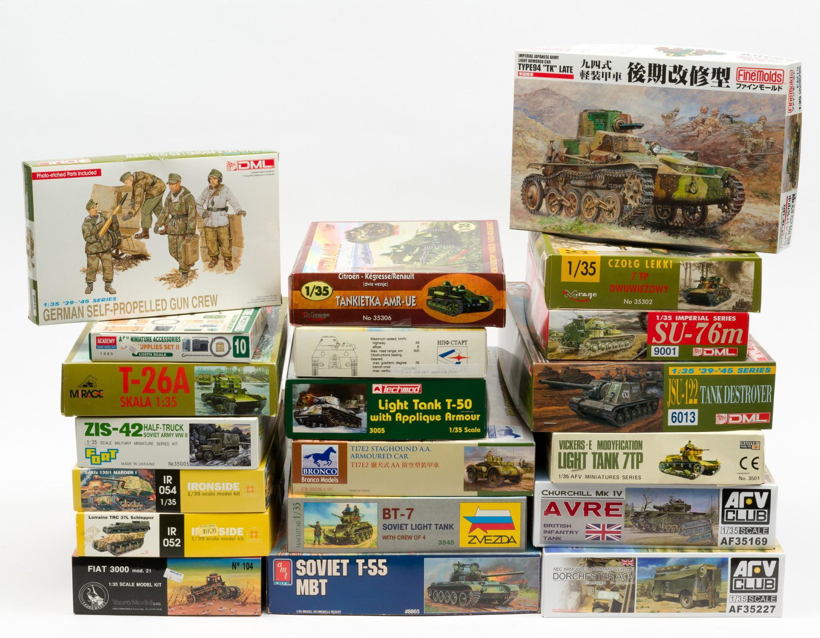 20 1/35 Scale Military Models incl AMT and Azimut (1 of 2)