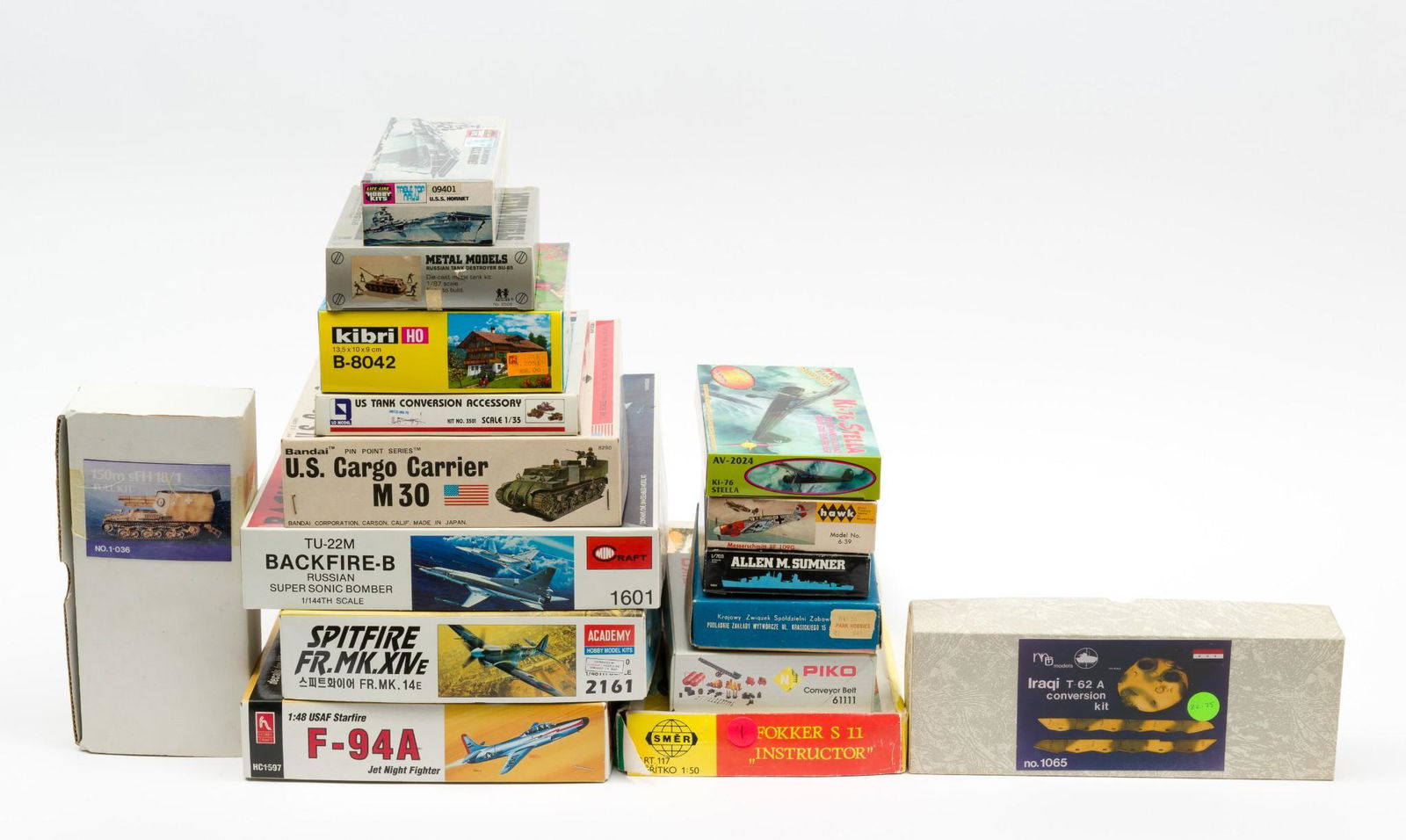 16 Military Models incl Mini Craft and Academy (1 of 2)