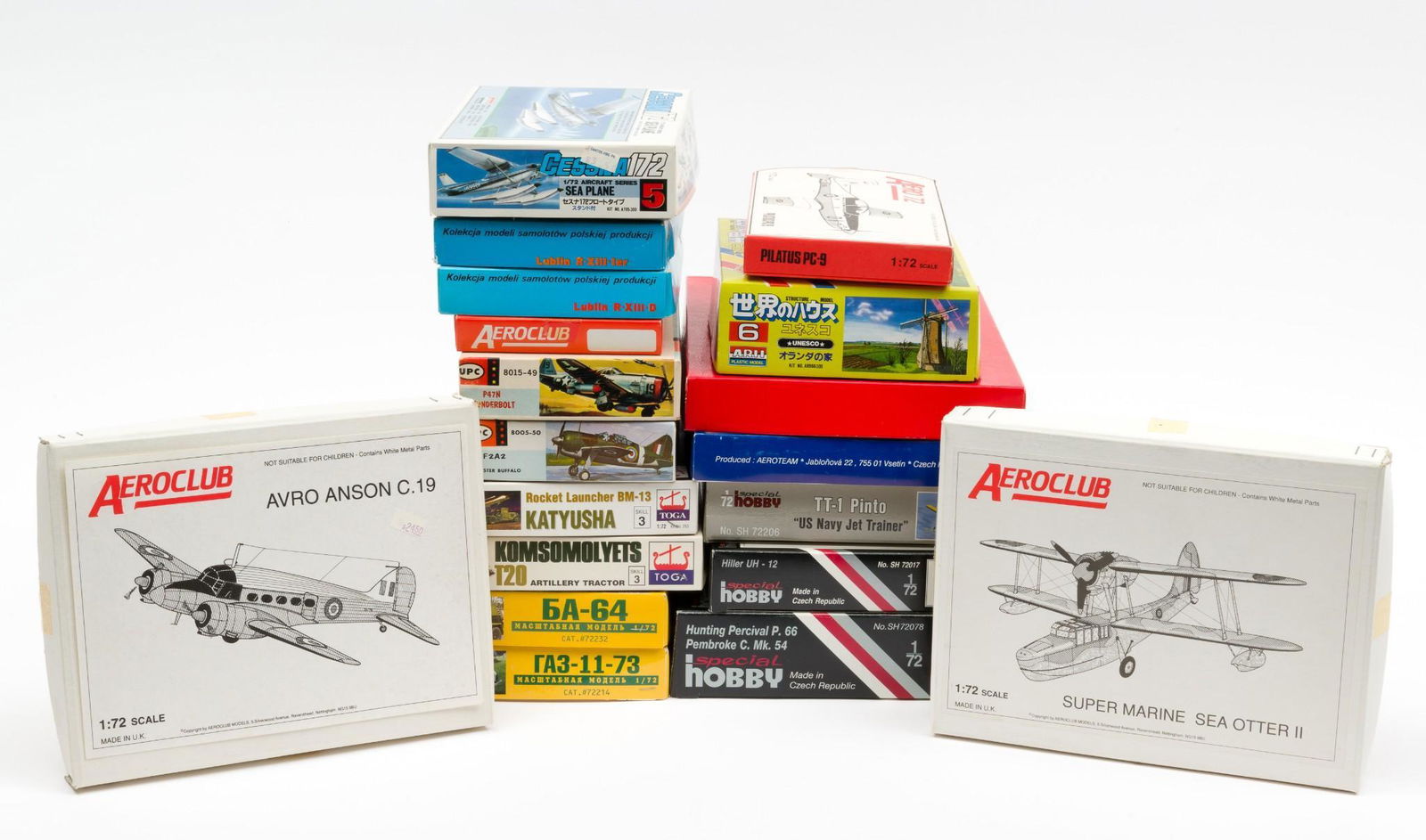 19 1/72 Scale Military Models incl Toga & UPC (1 of 3)