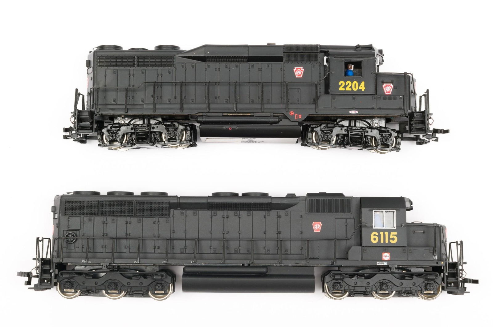 2 HO Bachmann PRR Powered Engines (1 of 3)
