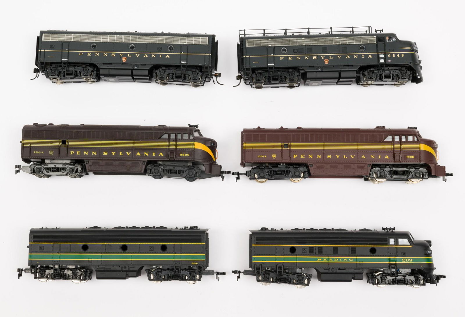 6 HO Rolling Stock Incl Powered Engines (1 of 3)