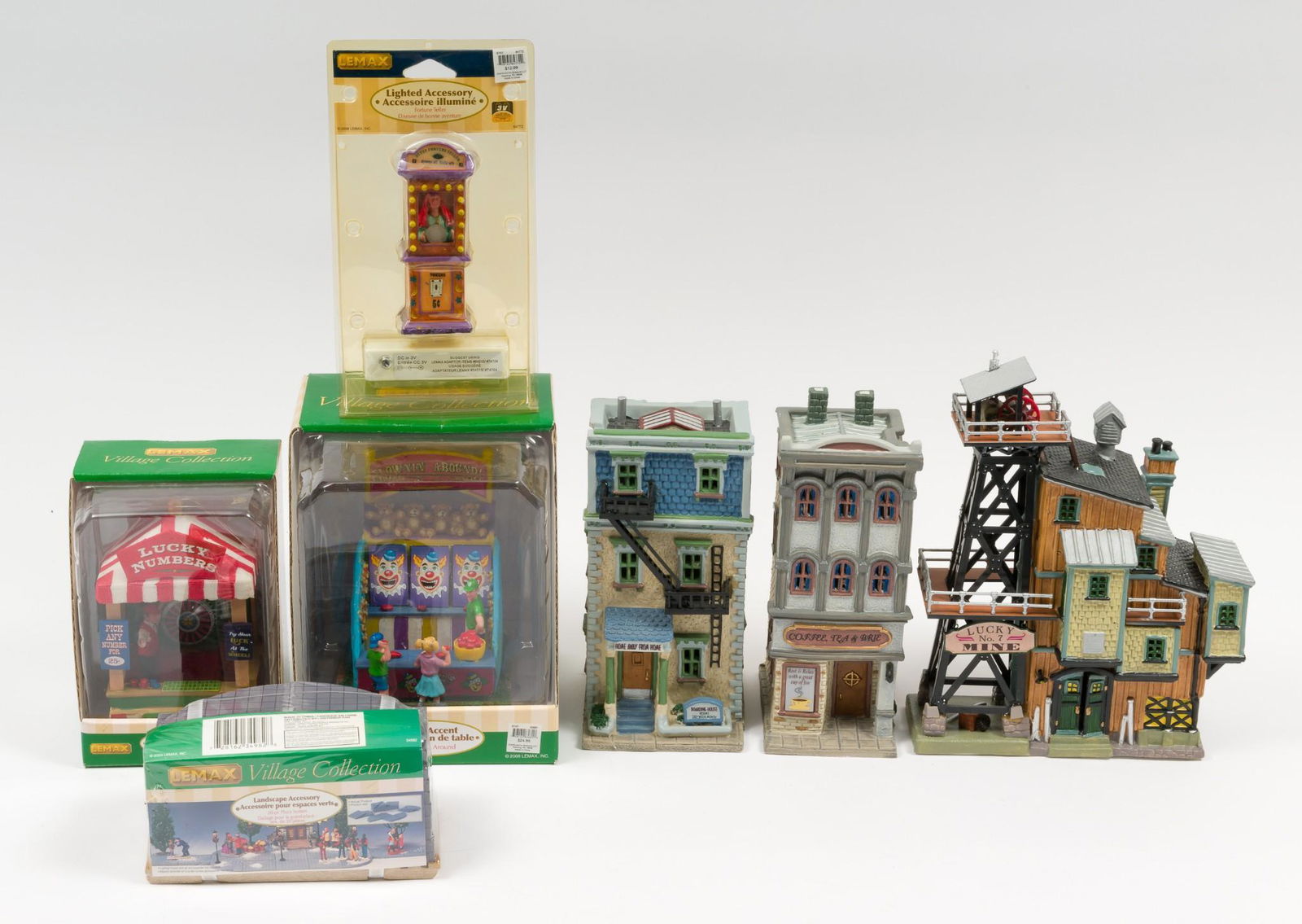 7 Lemax Buildings and Accessories incl K-Line Exclusive (1 of 8)