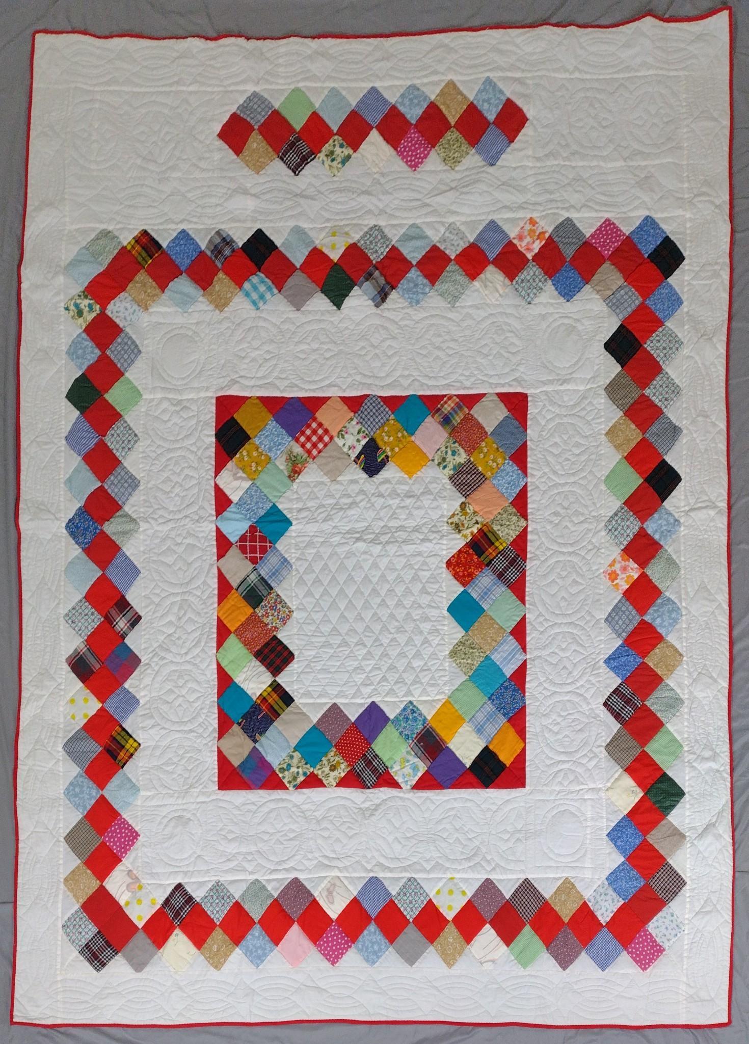 Vintage Quilt: 83" wide x 99" long. Jb IMPORTANT: Before bidding, please read the terms and conditions. When you registered for the auction you agreed to these terms and will be required to comply with them.