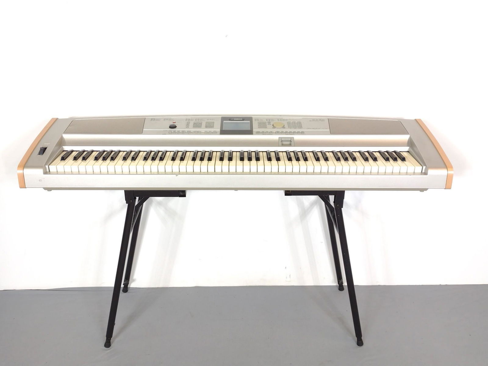 Yamaha DGX-505 Portable Grand Keyboard (1 of 6)