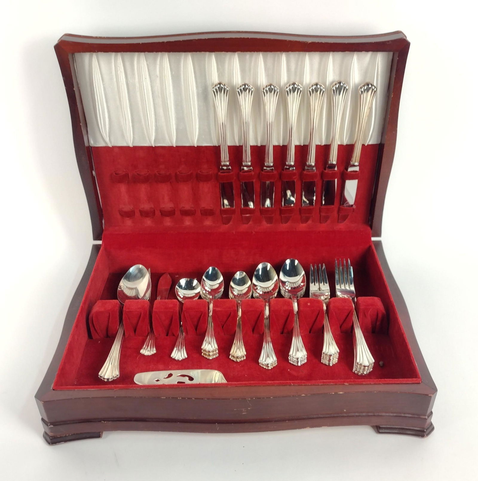 44 Pcs International Flatware (1 of 3)