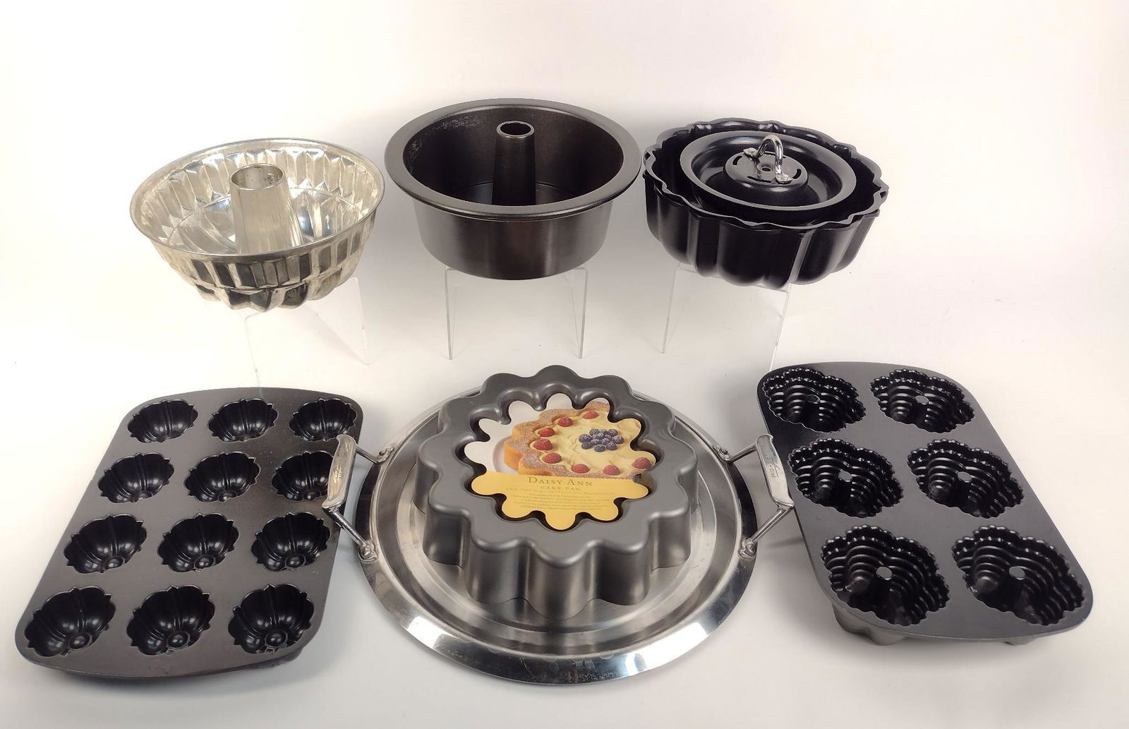 8 Pcs Bakeware incl Nordic Ware (1 of 13)