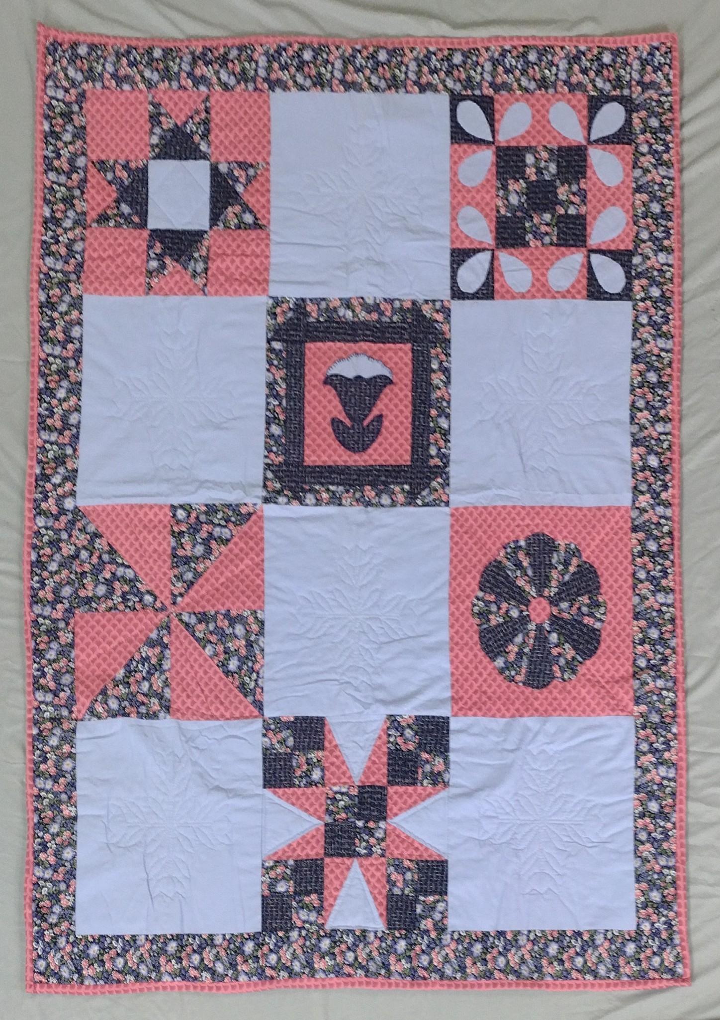 Vintage Pinwheel Quilt: 41" wide x 53" long. Jb IMPORTANT: Before bidding, please read the terms and conditions. When you registered for the auction you agreed to these terms and will be required to comply with them.