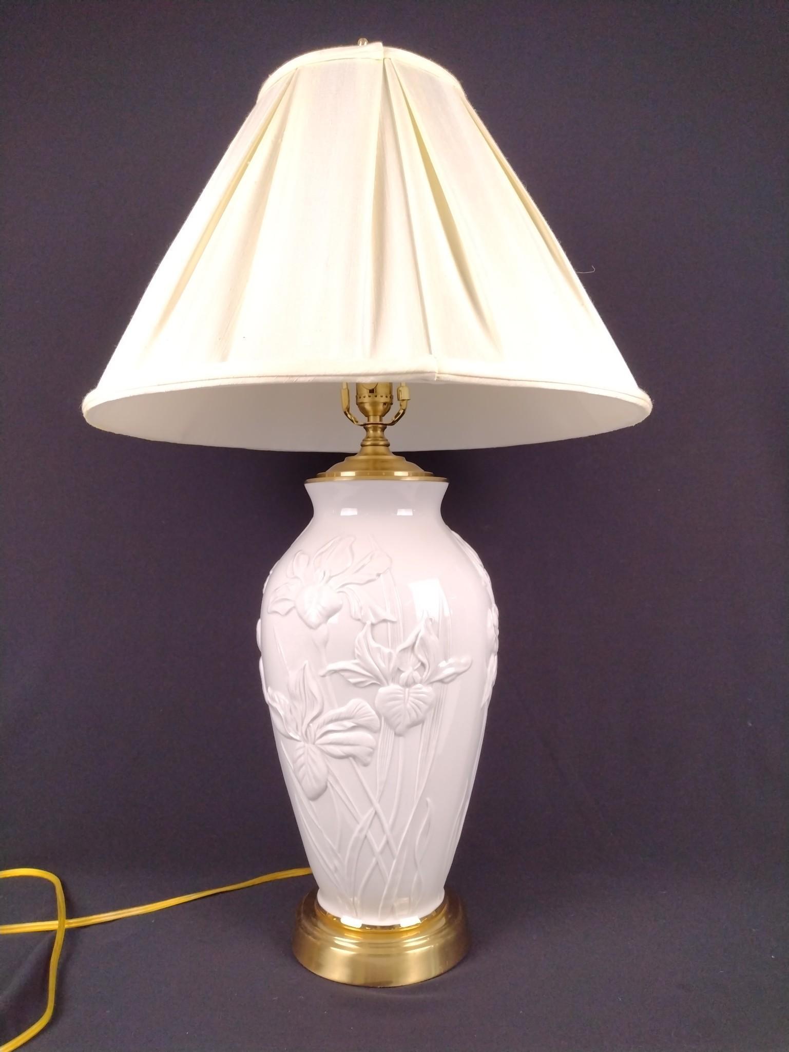 Lenox Quoizel Floral Table Lamp (1 of 2)