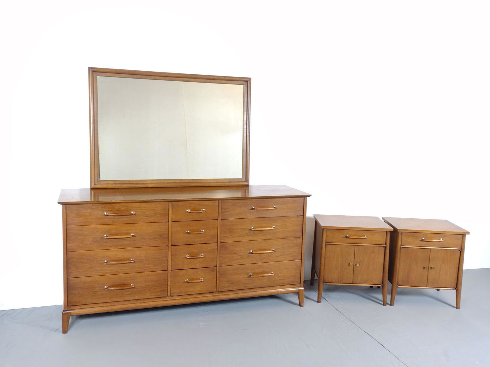 Henredon 4 PC Bedroom Set (1 of 14)