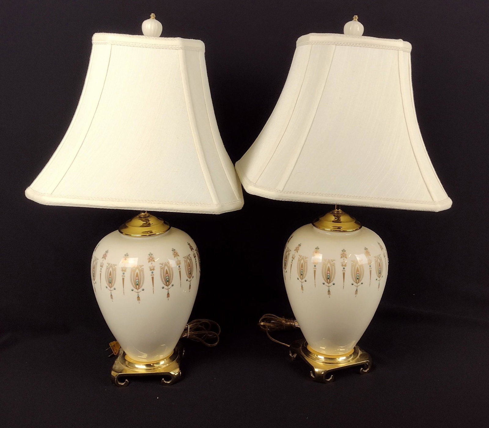 2 Lenox Lido Lamps: Working. Both with shades: 12-1/4" to 23-3/4" high. MEG IMPORTANT: Before bidding, please read the terms and conditions. When you registered for the auction you agreed to these terms and will be requi