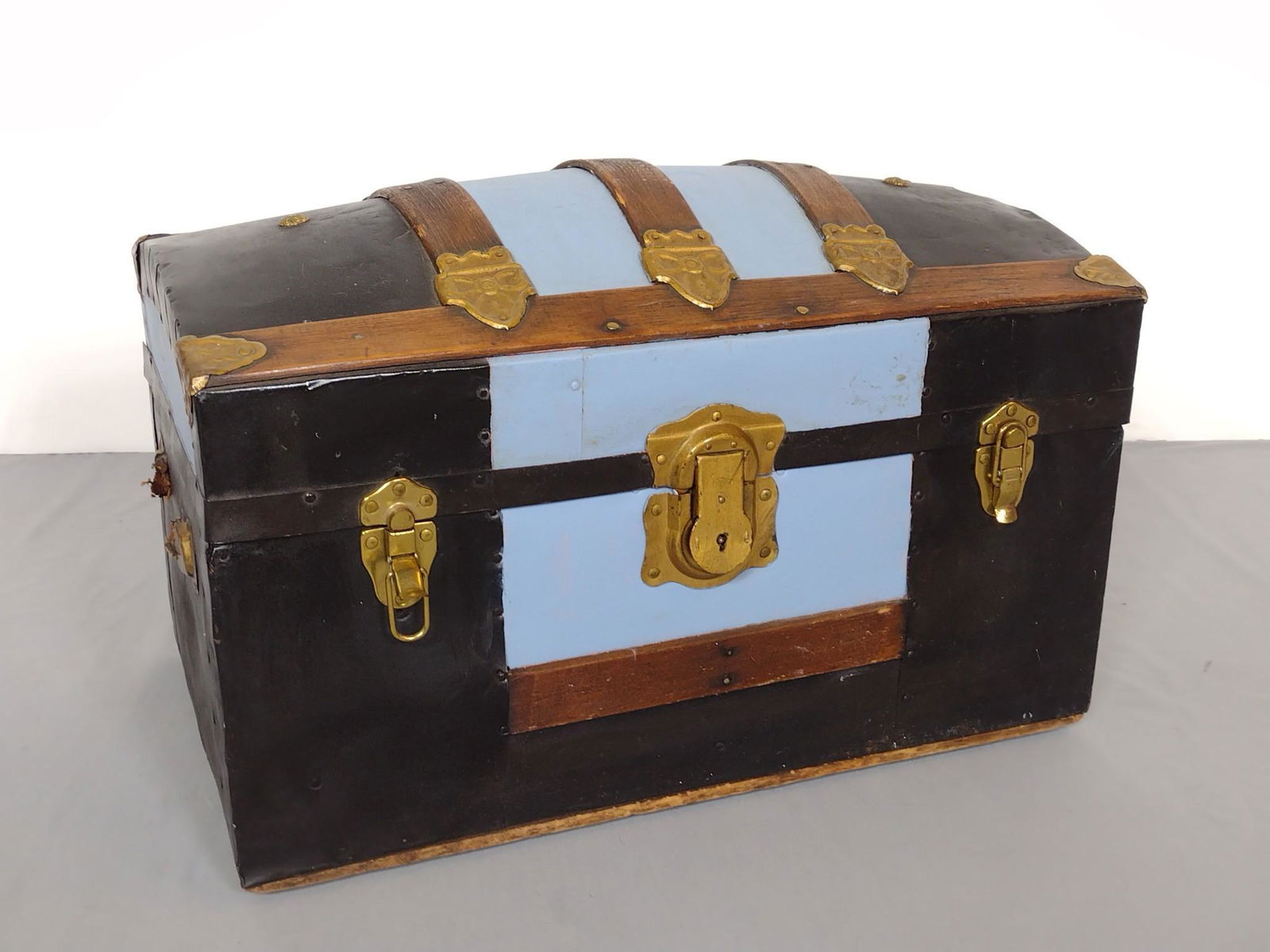 Barrel Top Trunk (1 of 5)