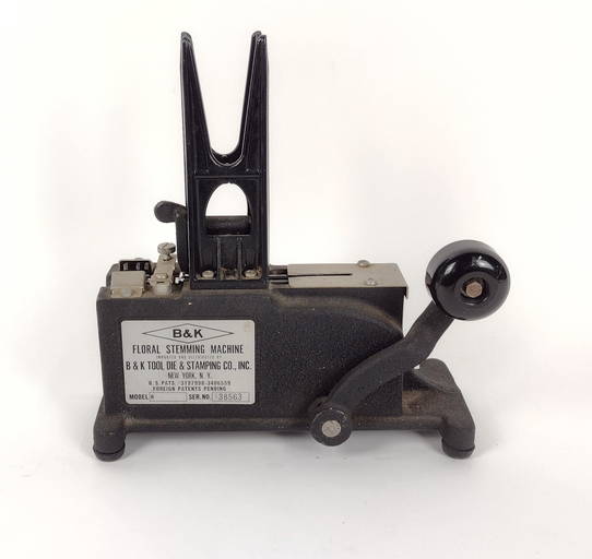 B&K Floral Stemming Machine (0398) on Dec 12, 2022 Cordier Auctions & Appraisals in PA