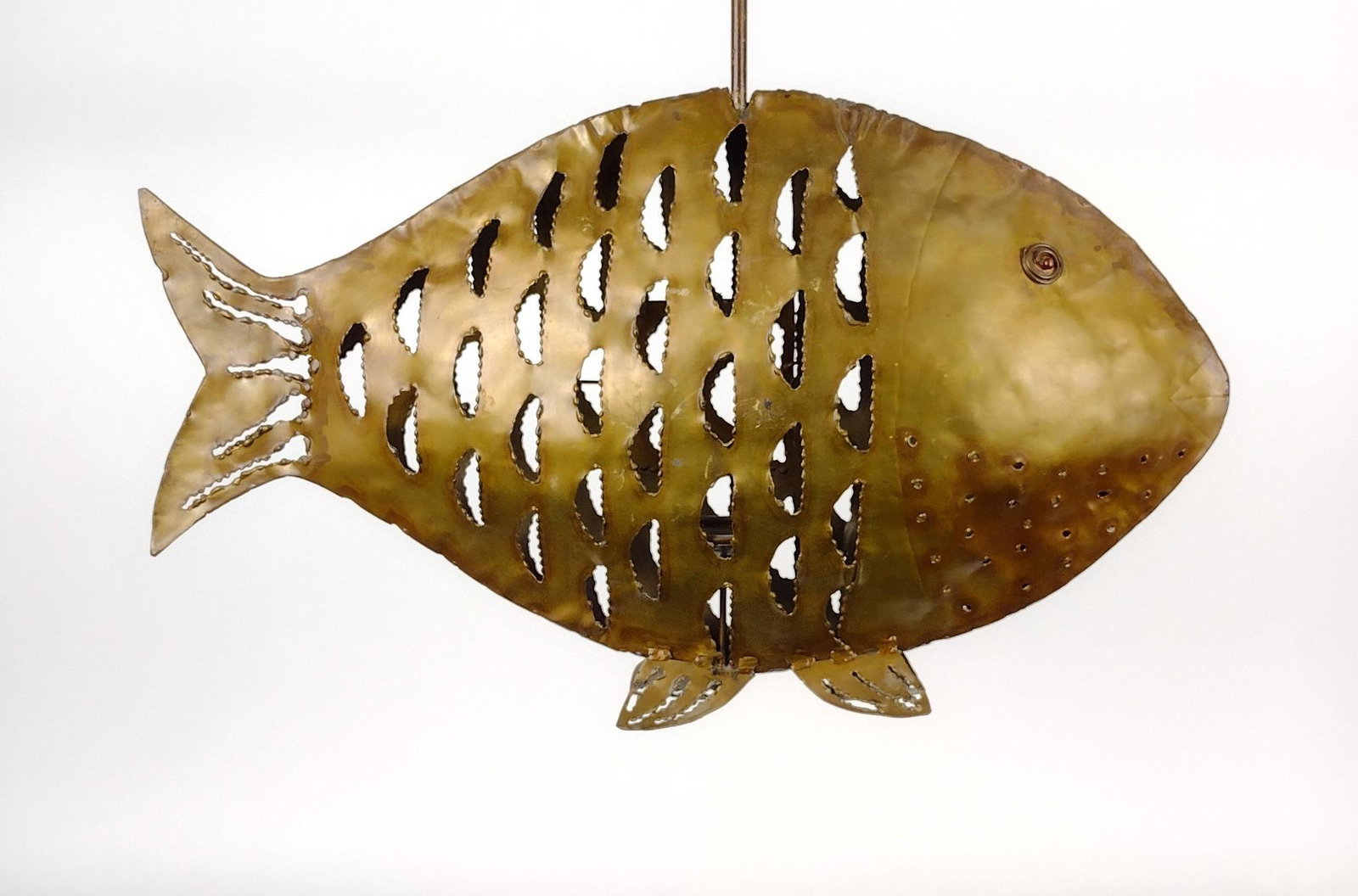 Hanging Metal Fish Sculpture: 19" wide X 11-1/2" high. MEG IMPORTANT: Before bidding, please read the terms and conditions. When you registered for the auction you agreed to these terms and will be required to comply with them.