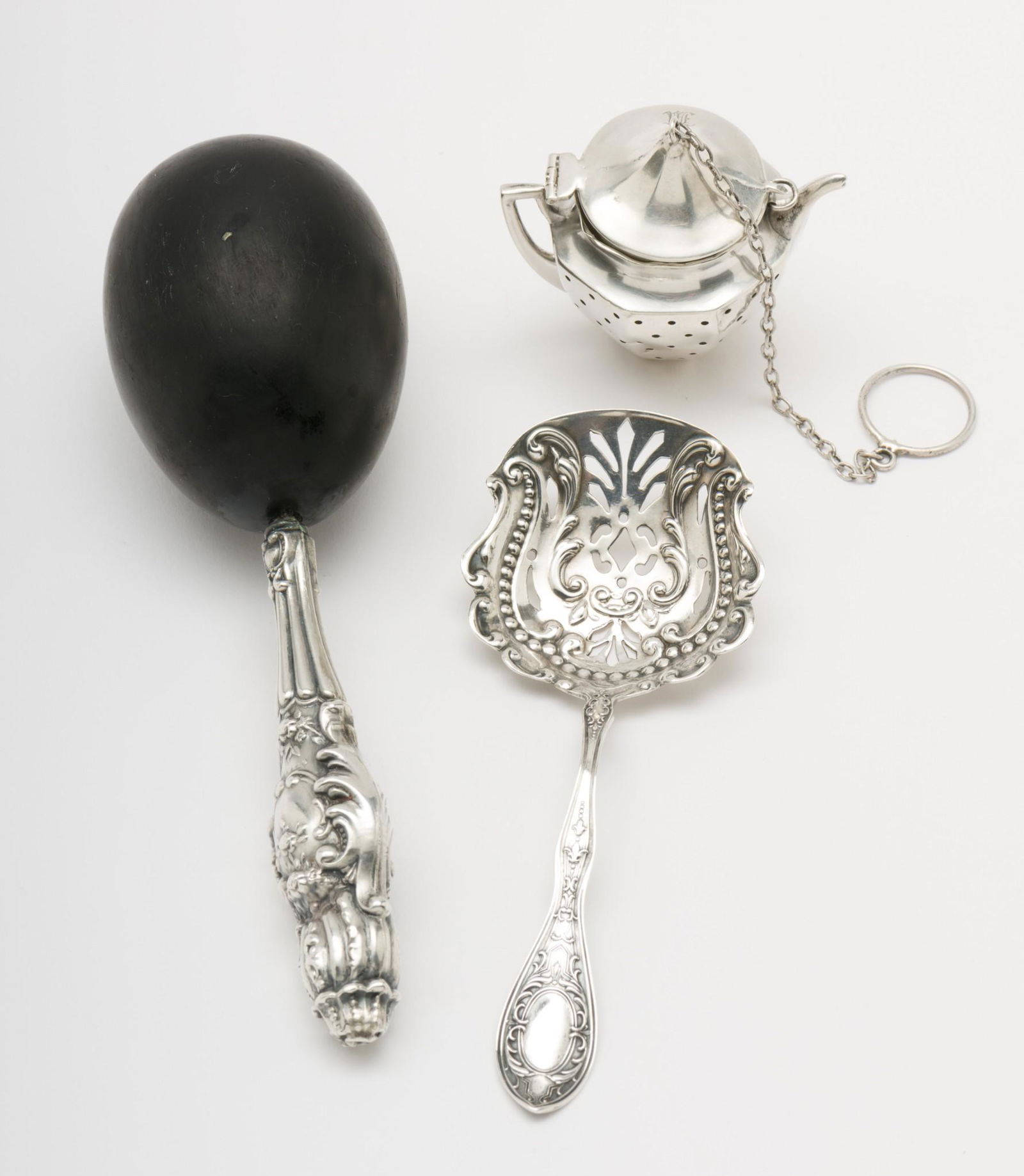 3 Sterling and Sterling  Handled Articles (1 of 8)