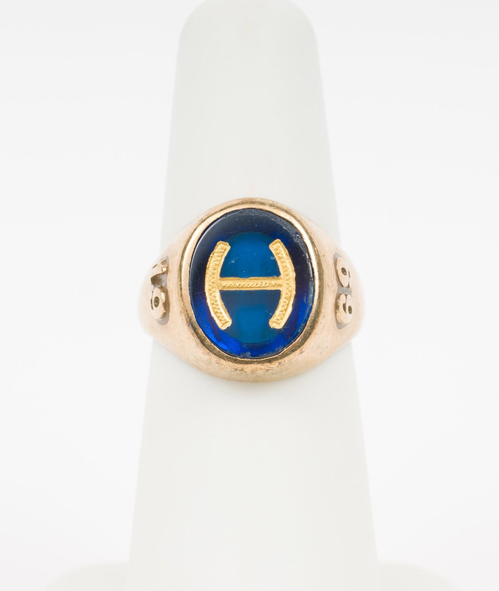1969 10K Gold Class Ring (1 of 5)