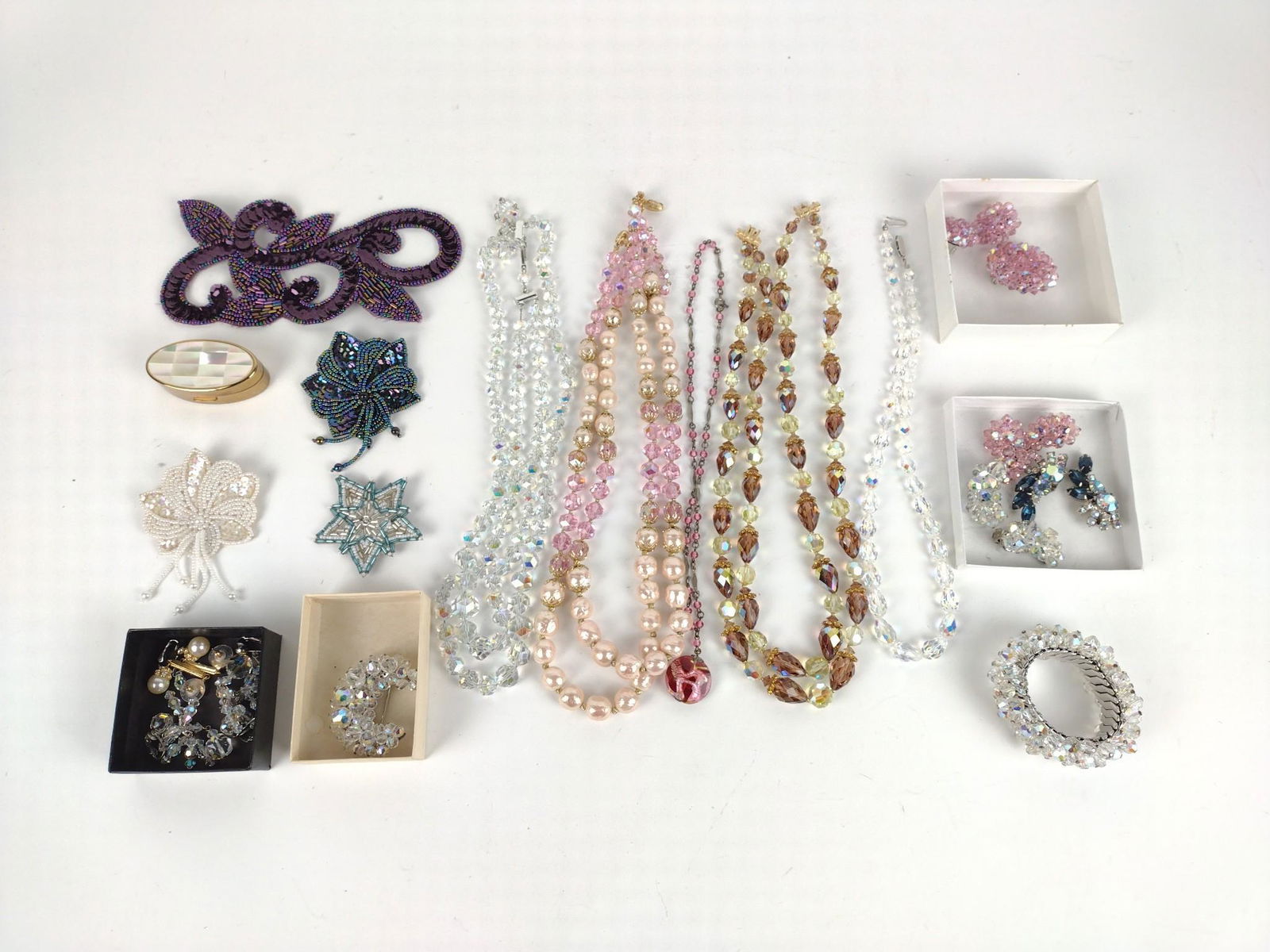 19 Beaded Costume Necklaces, Bracelets, Earrings (1 of 4)