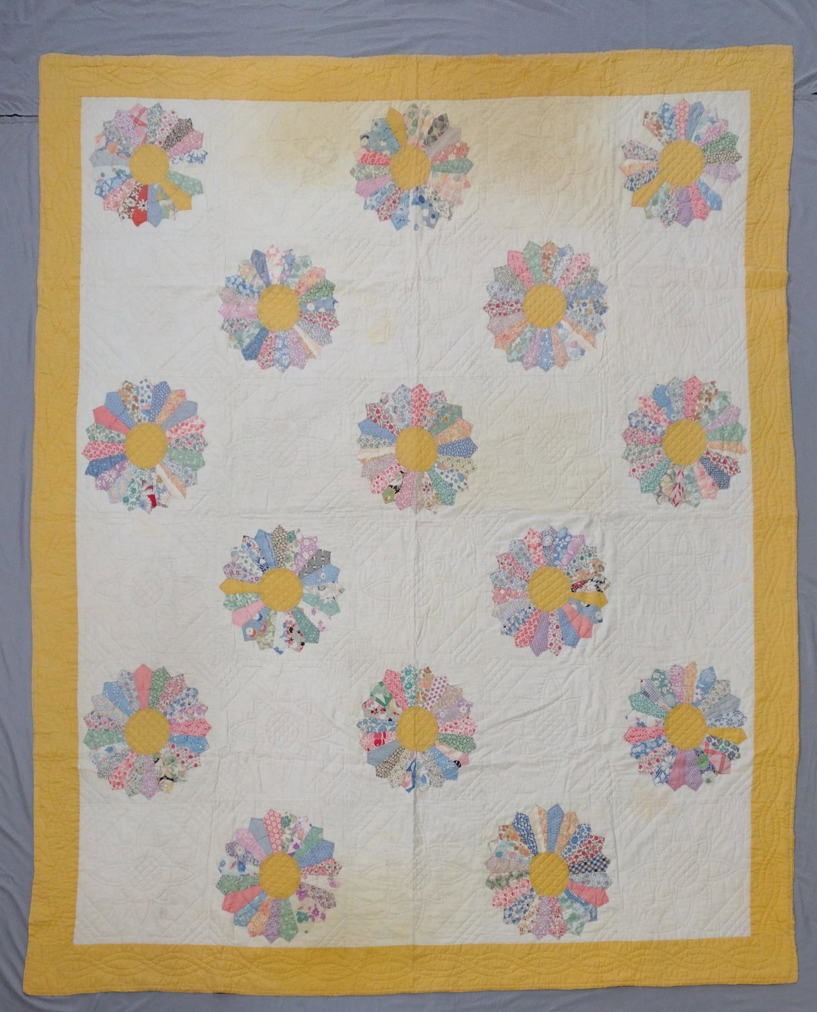 Vintage Quilt: 91" long x 78 x wide. JB IMPORTANT: Before bidding, please read the terms and conditions. When you registered for the auction you agreed to these terms and will be required to comply with them.