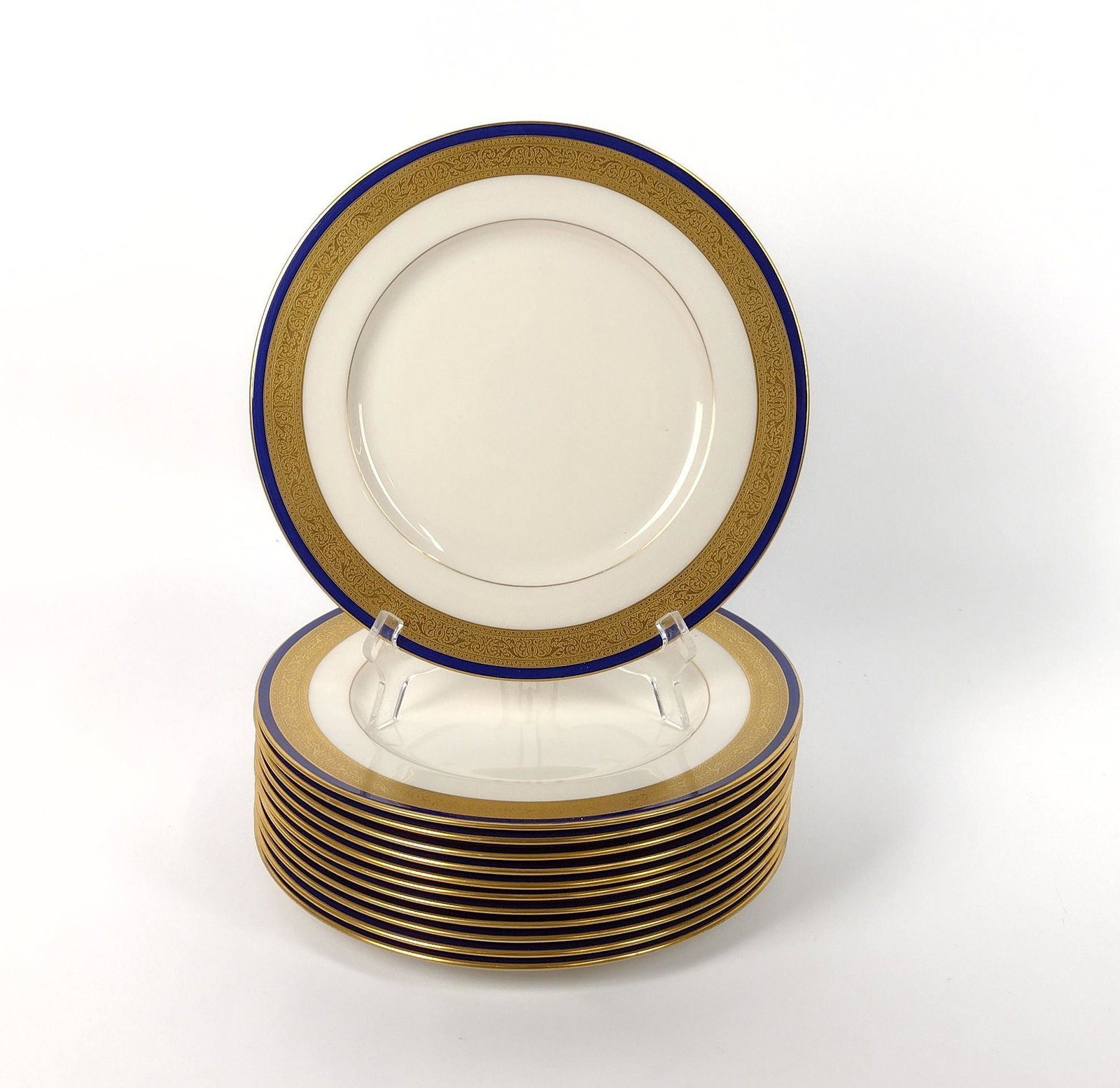 12 Lenox Westchester Dinner Plates (1 of 4)