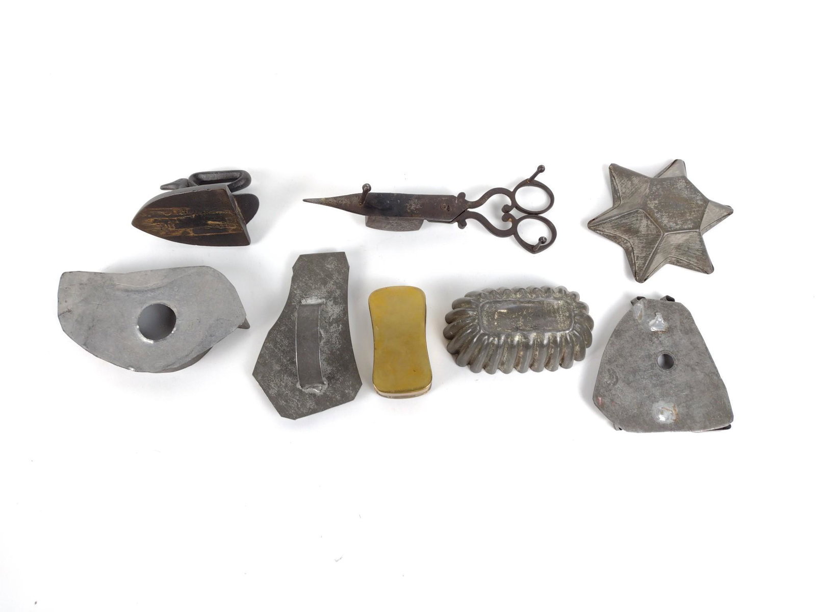 8 Pcs Molds, Snuff Box and More: 2-3/4" to 6-3/4" long x 3/4" to 2" high. JB IMPORTANT: Before bidding, please read the terms and conditions. When you registered for the auction you agreed to these terms and will be required to compl