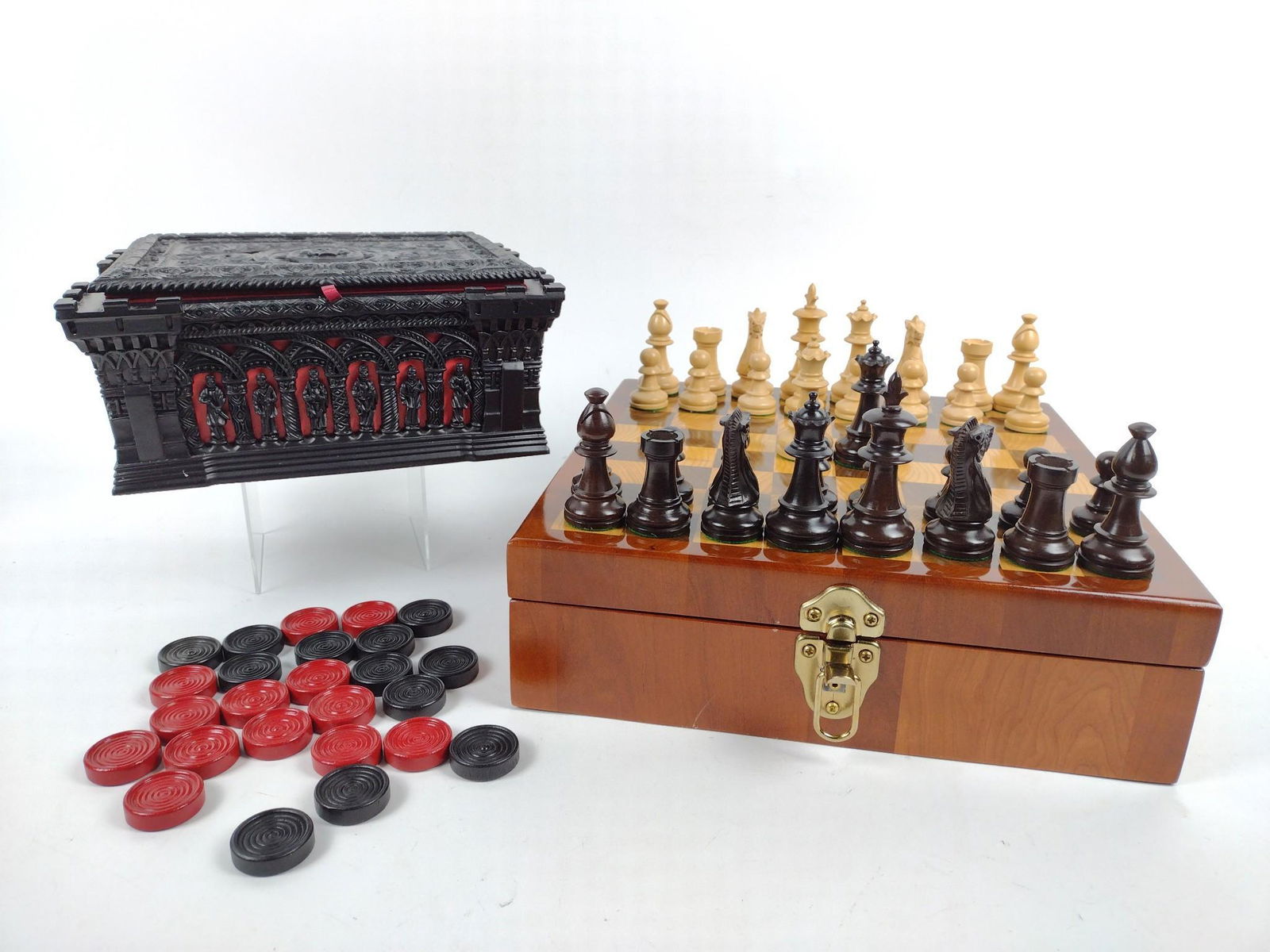 Bench Made Chess/Checkers Board with Pieces (1 of 3)