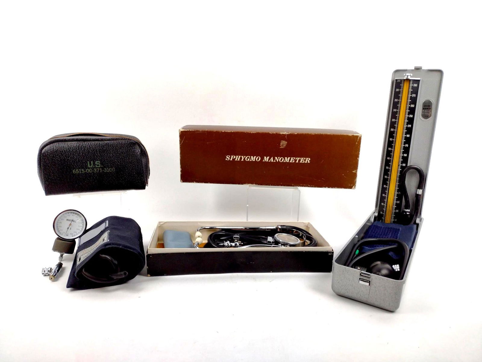 3 Medical Tools incl Stethoscope (1 of 5)