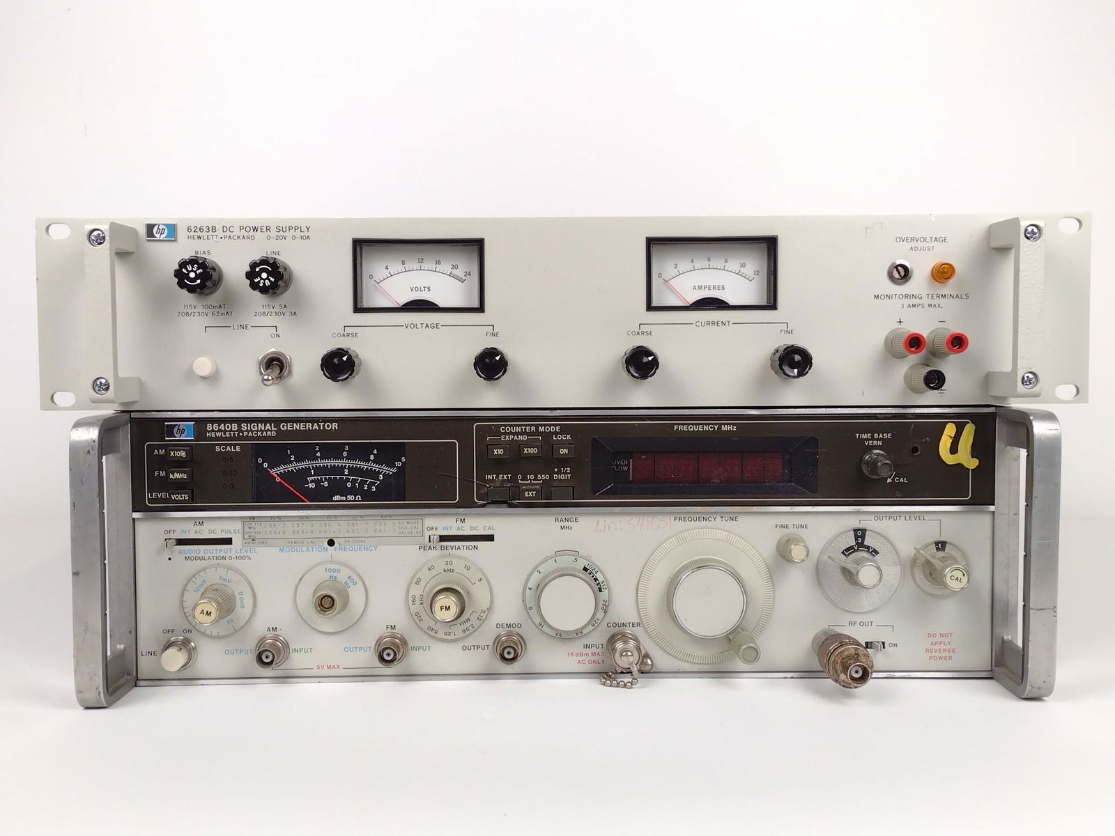 Hewlett-Packard DC Power Supply & Signal Generator (1 of 4)
